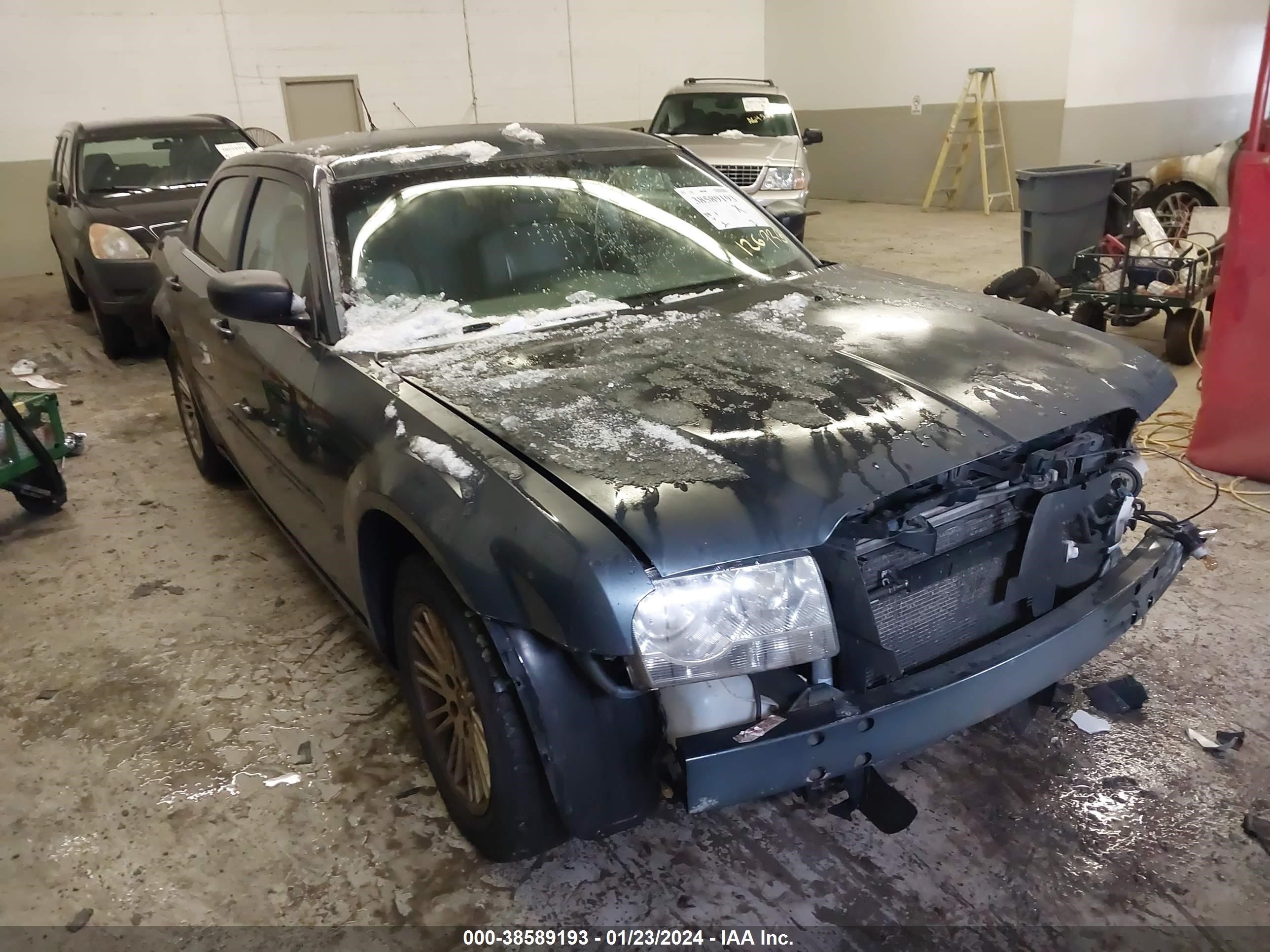 Photo 0 VIN: 2C3KA53G68H126936 - CHRYSLER 300 