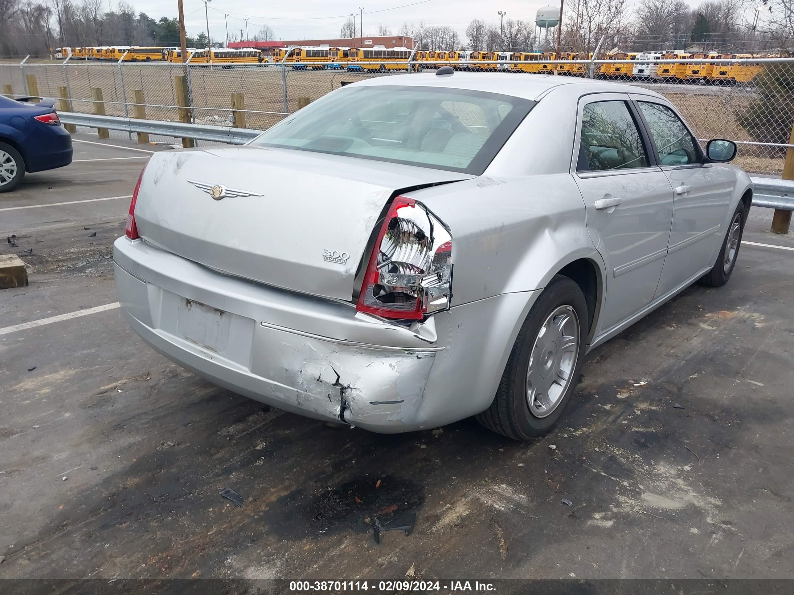 Photo 5 VIN: 2C3KA53G76H426918 - CHRYSLER 300 