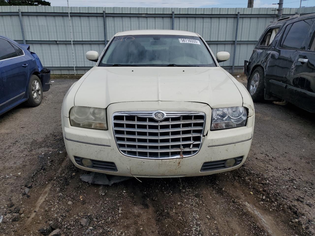 Photo 4 VIN: 2C3KA53G77H728016 - CHRYSLER 300 