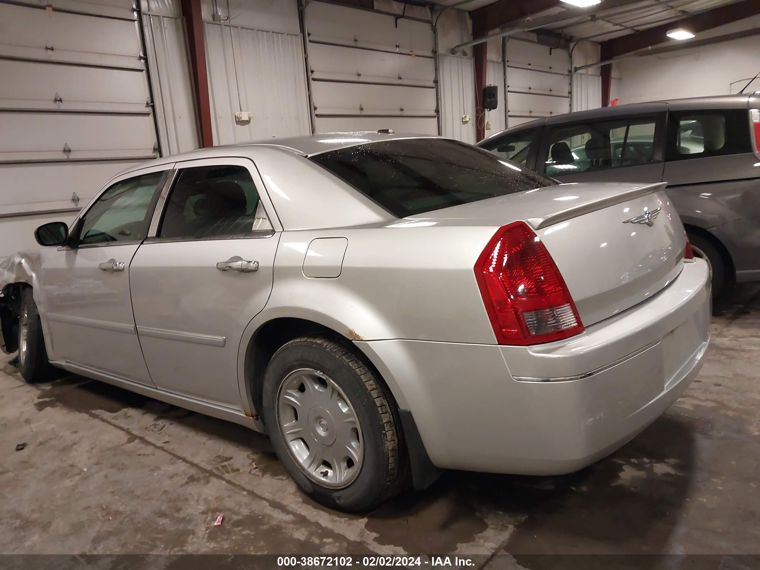 Photo 13 VIN: 2C3KA53G86H539079 - CHRYSLER 300 