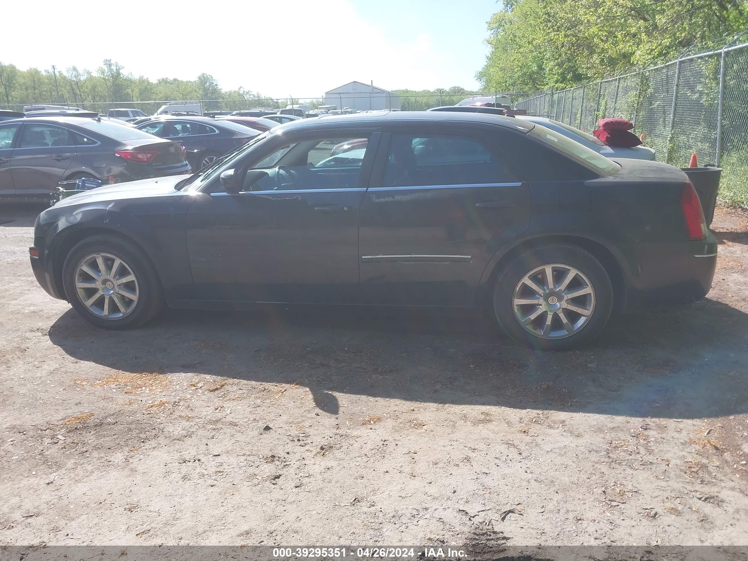 Photo 14 VIN: 2C3KA53G87H635408 - CHRYSLER 300 