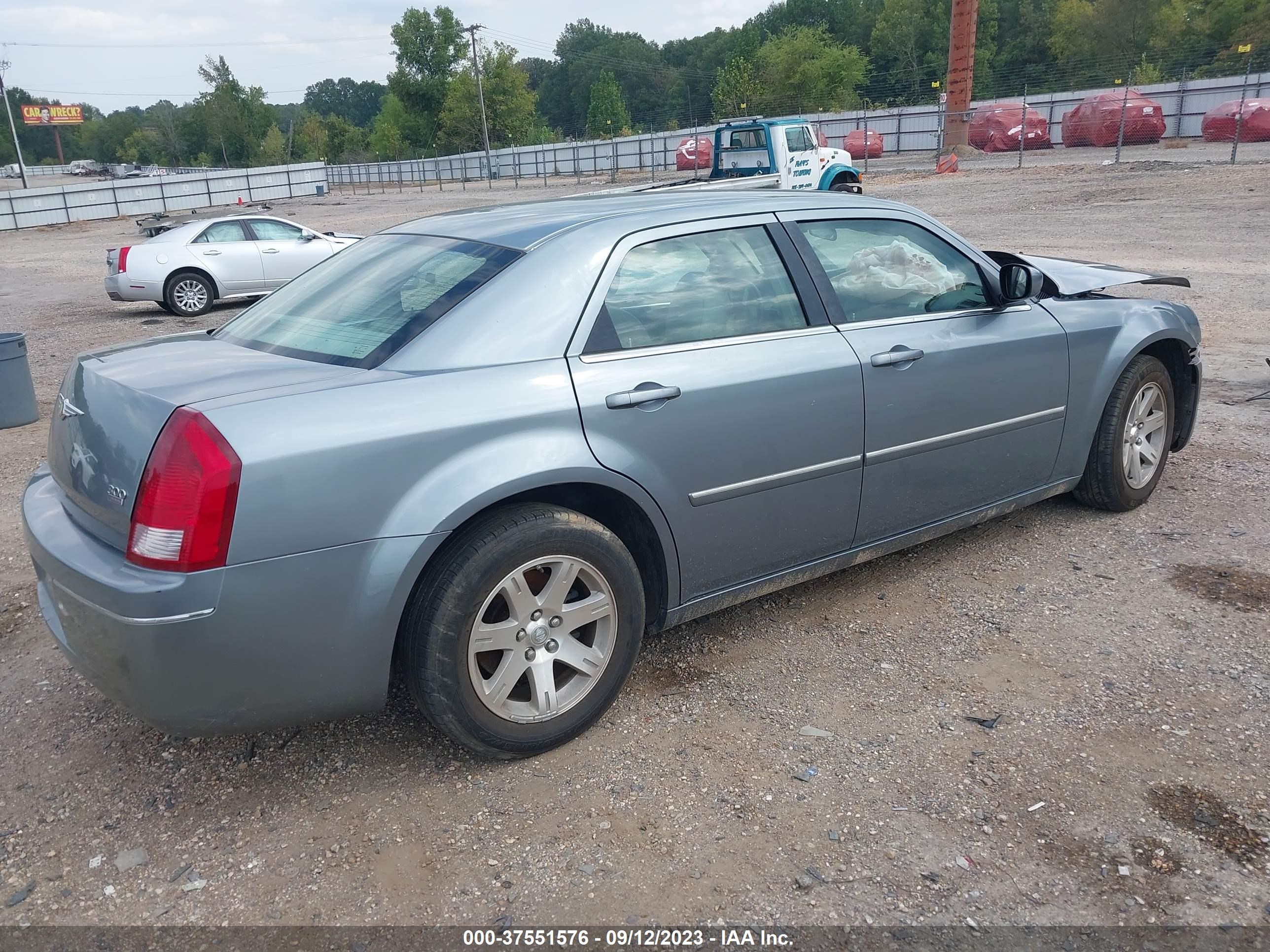 Photo 3 VIN: 2C3KA53G87H798625 - CHRYSLER 300 