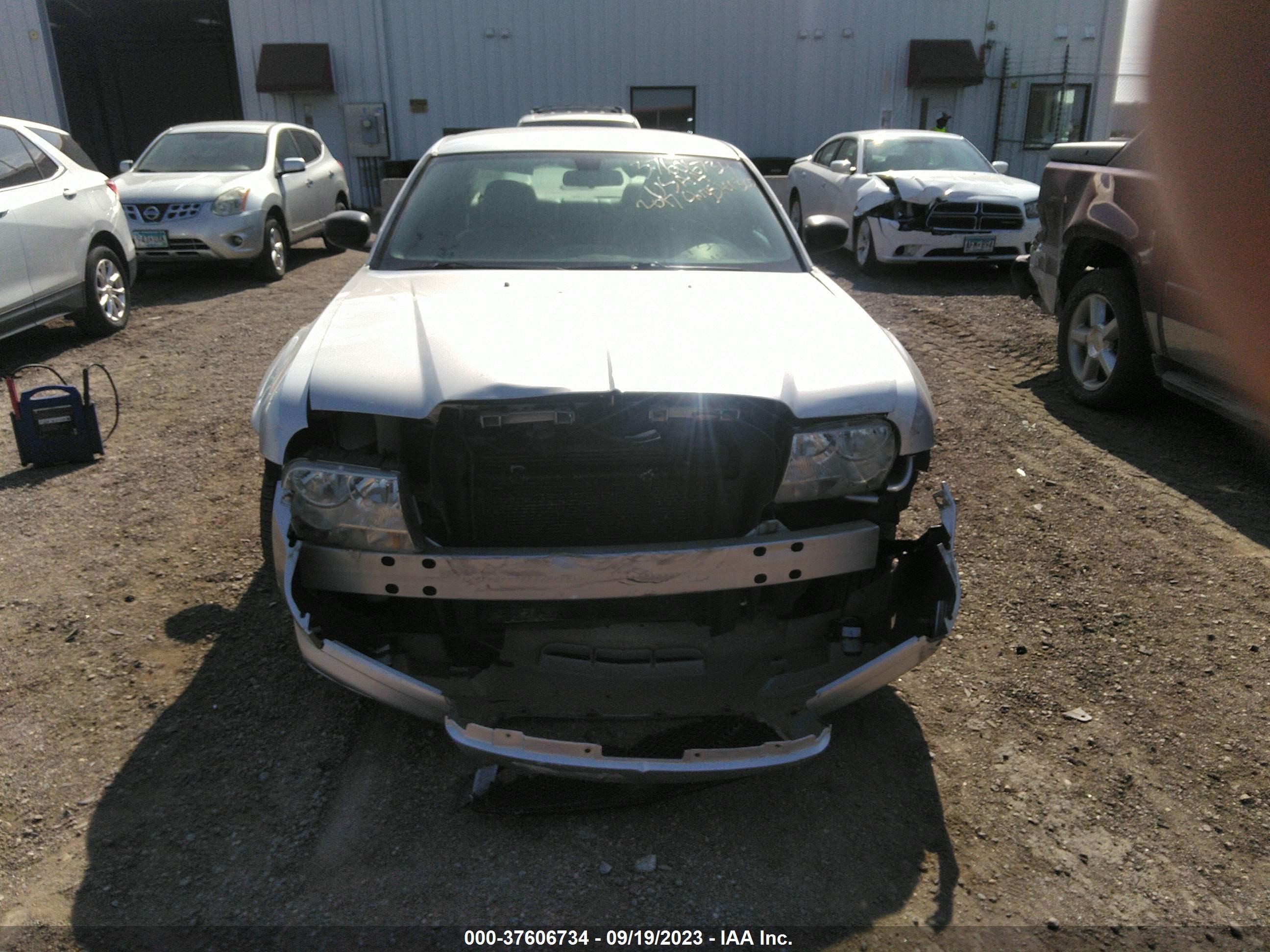 Photo 11 VIN: 2C3KA53G87H832546 - CHRYSLER 300 