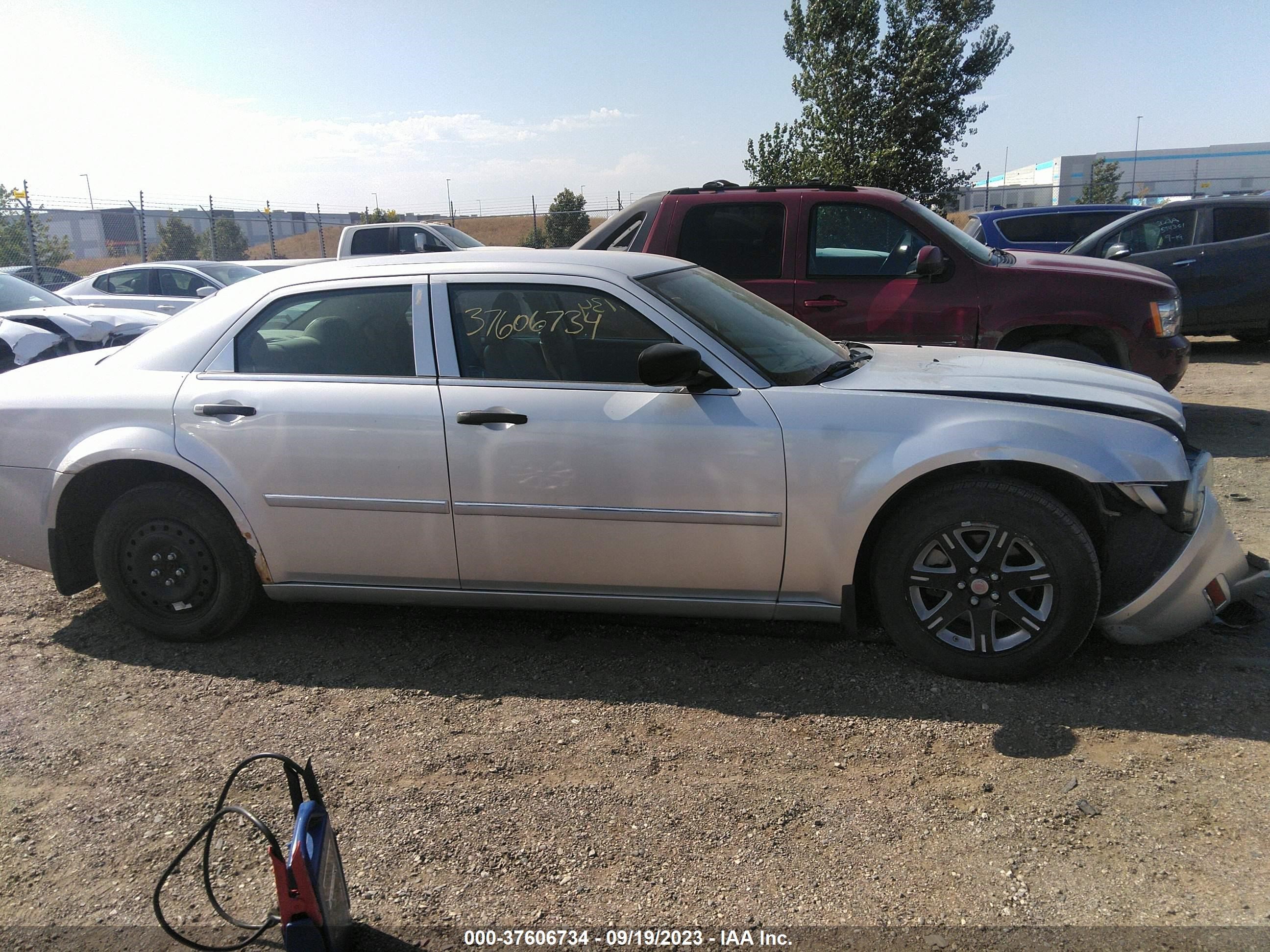 Photo 12 VIN: 2C3KA53G87H832546 - CHRYSLER 300 