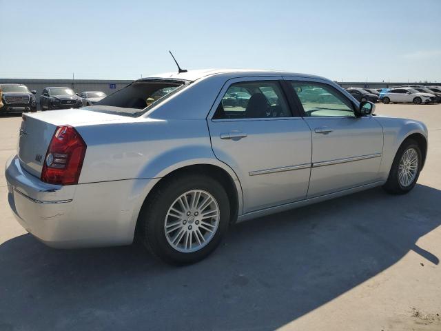 Photo 2 VIN: 2C3KA53G88H206531 - CHRYSLER 300 