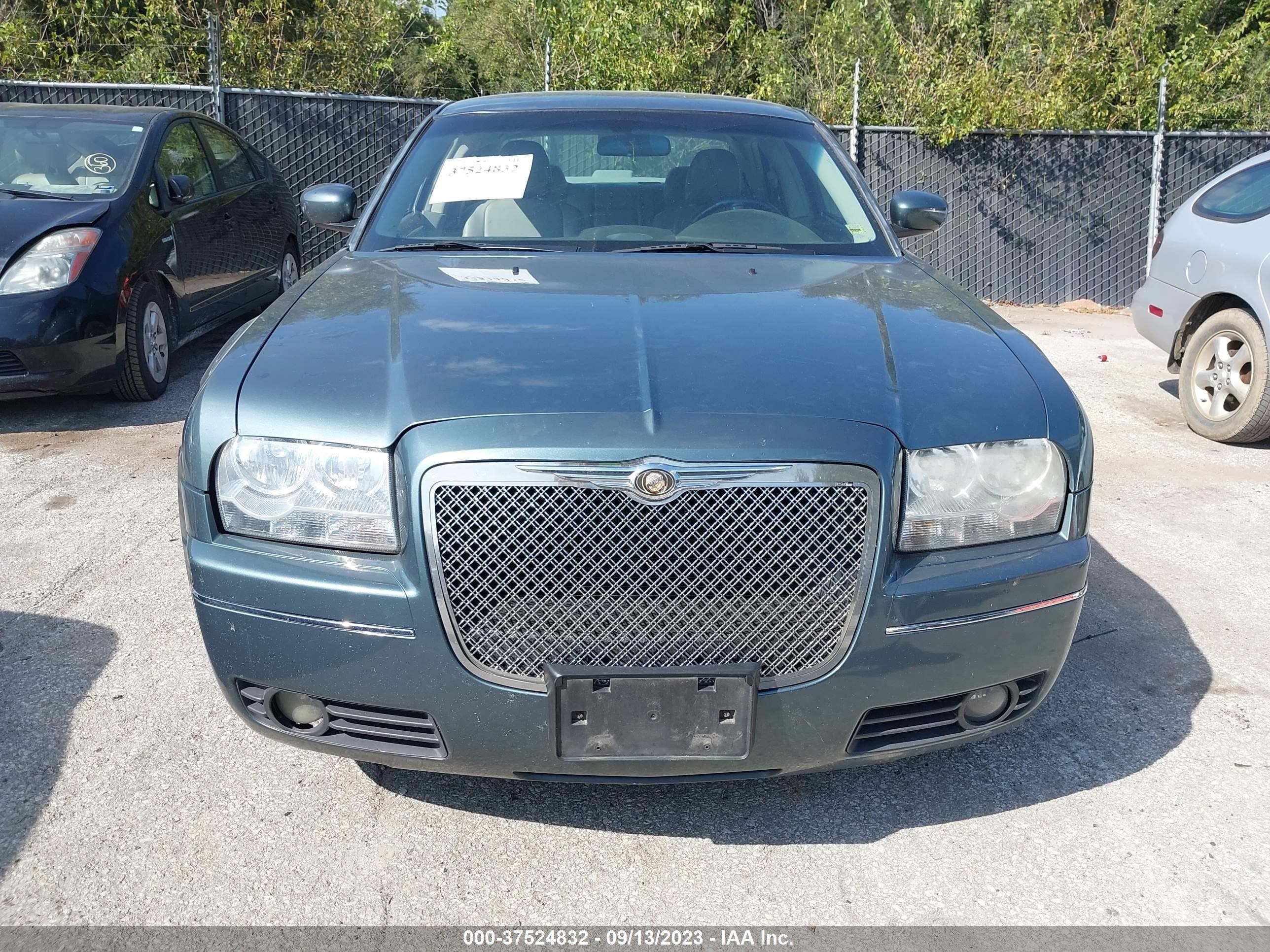 Photo 11 VIN: 2C3KA53G96H382680 - CHRYSLER 300 