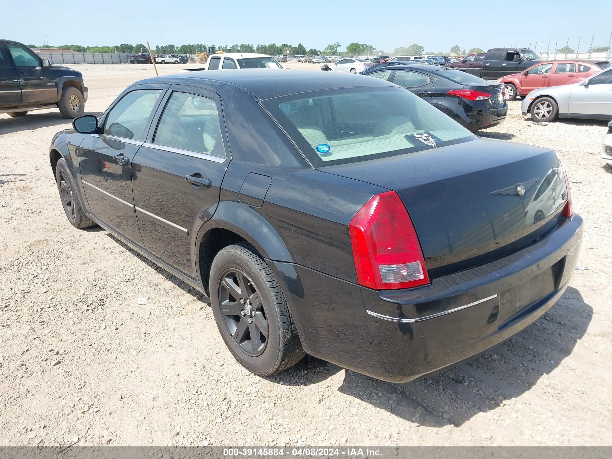 Photo 2 VIN: 2C3KA53G97H612798 - CHRYSLER 300 