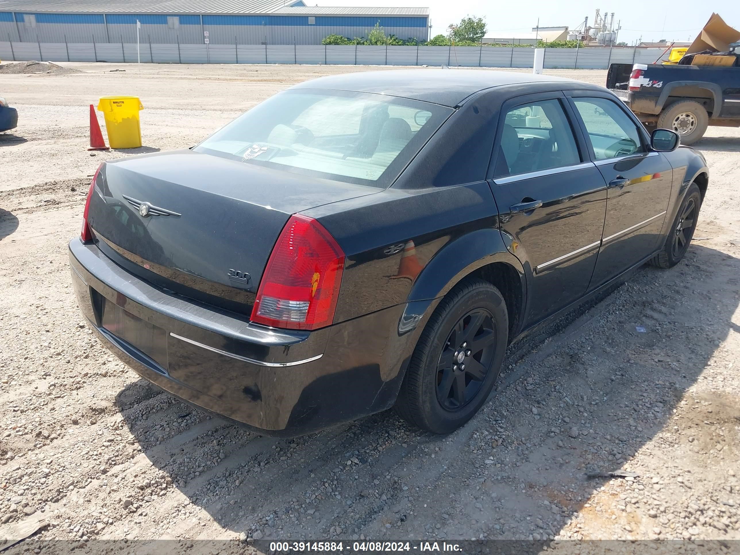 Photo 3 VIN: 2C3KA53G97H612798 - CHRYSLER 300 