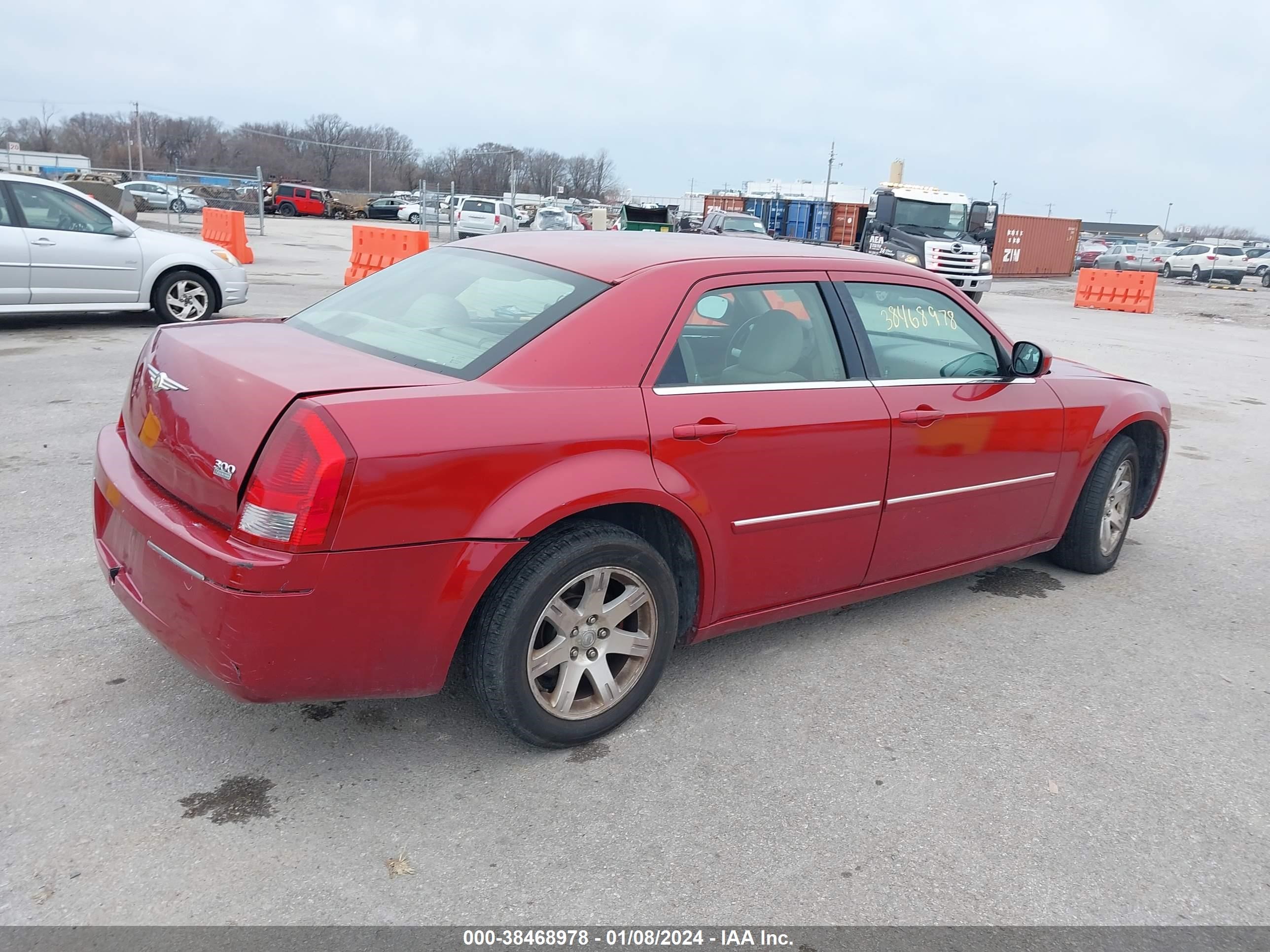 Photo 3 VIN: 2C3KA53G97H743343 - CHRYSLER 300 