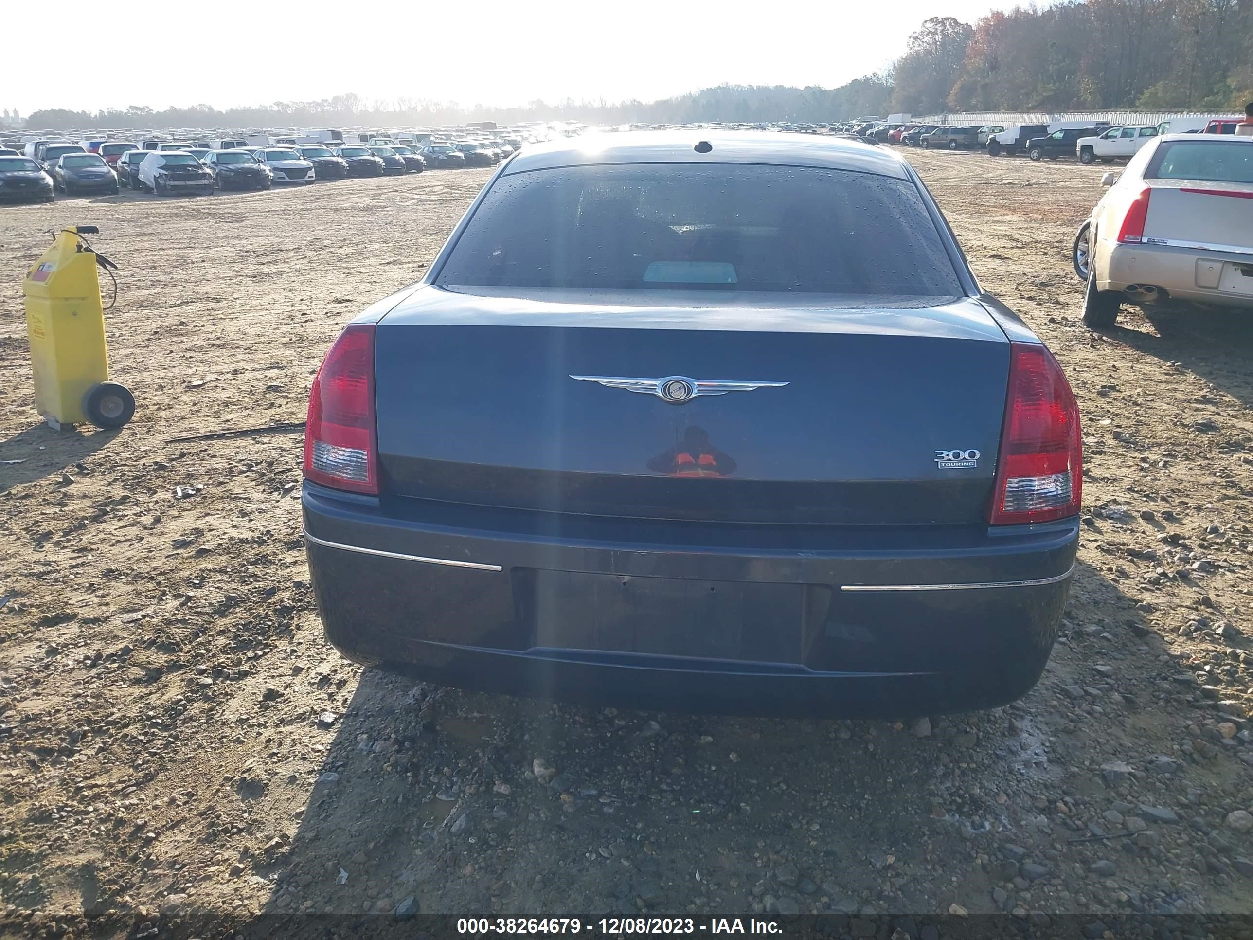 Photo 15 VIN: 2C3KA53G97H894506 - CHRYSLER 300 