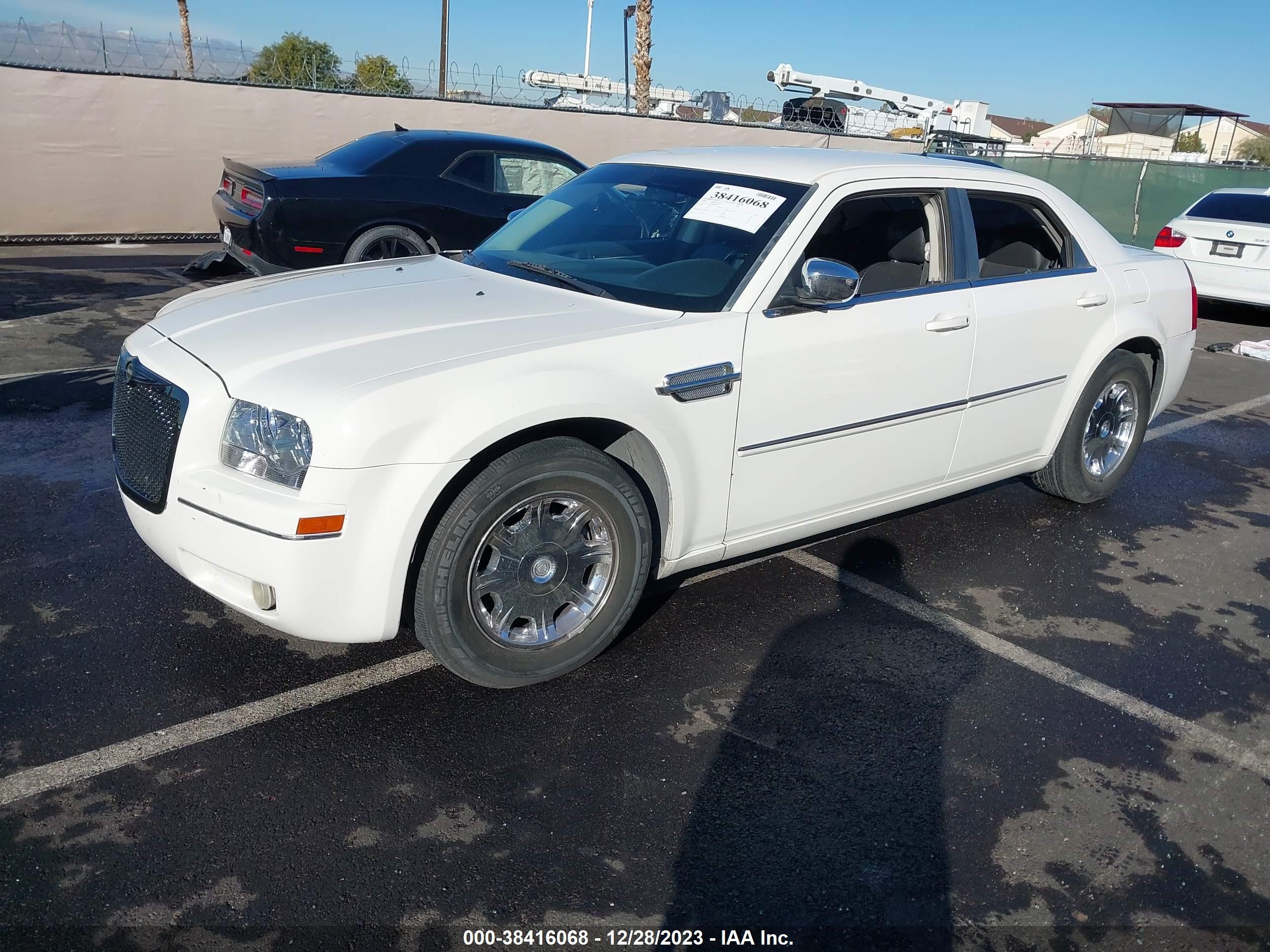 Photo 1 VIN: 2C3KA53G98H230725 - CHRYSLER 300 