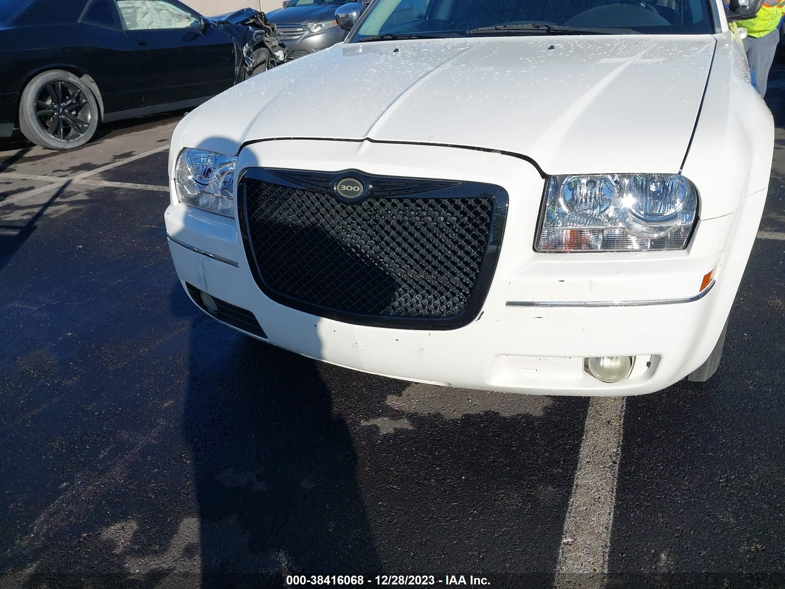 Photo 5 VIN: 2C3KA53G98H230725 - CHRYSLER 300 