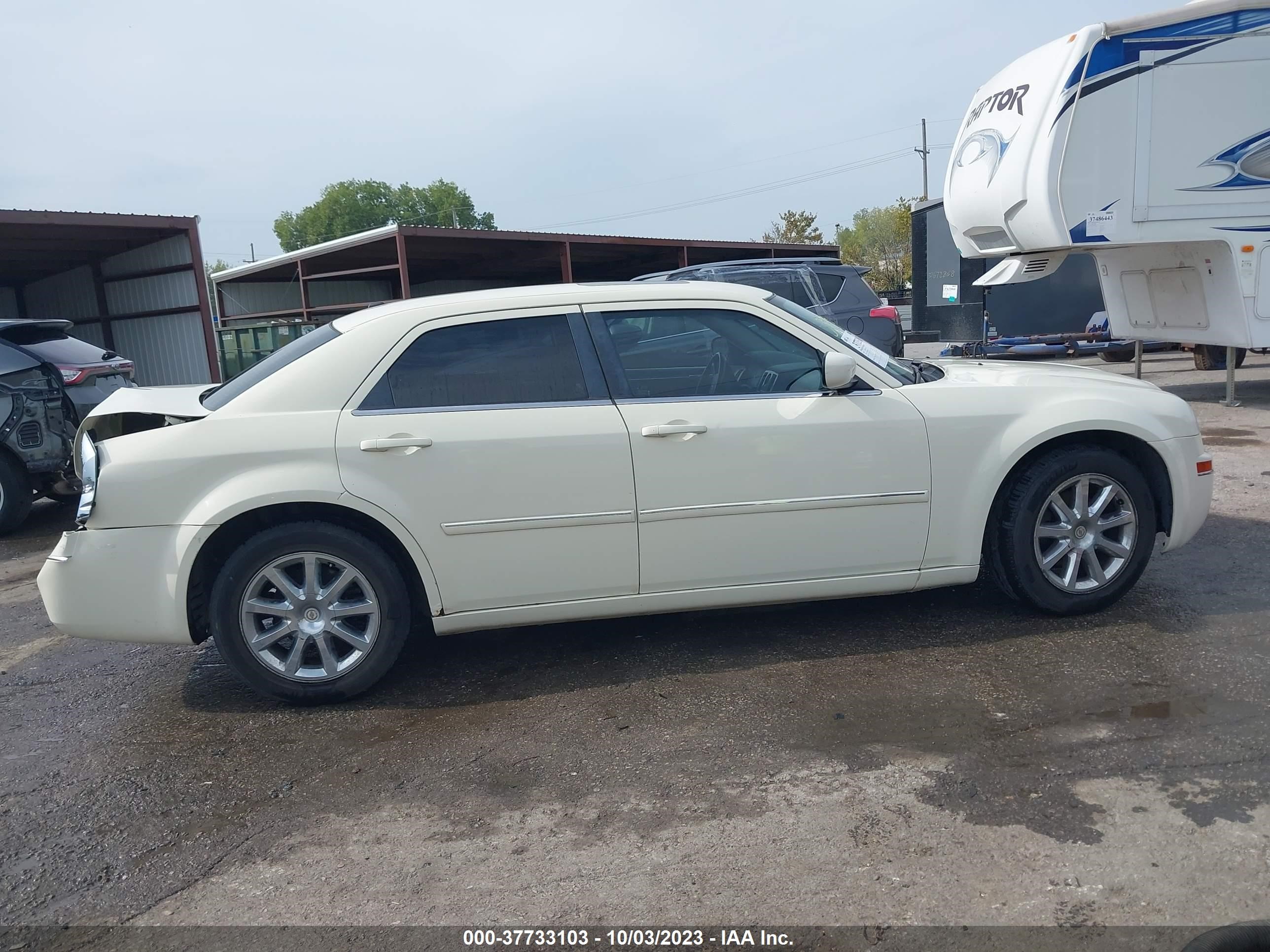 Photo 13 VIN: 2C3KA53GX7H772267 - CHRYSLER 300 