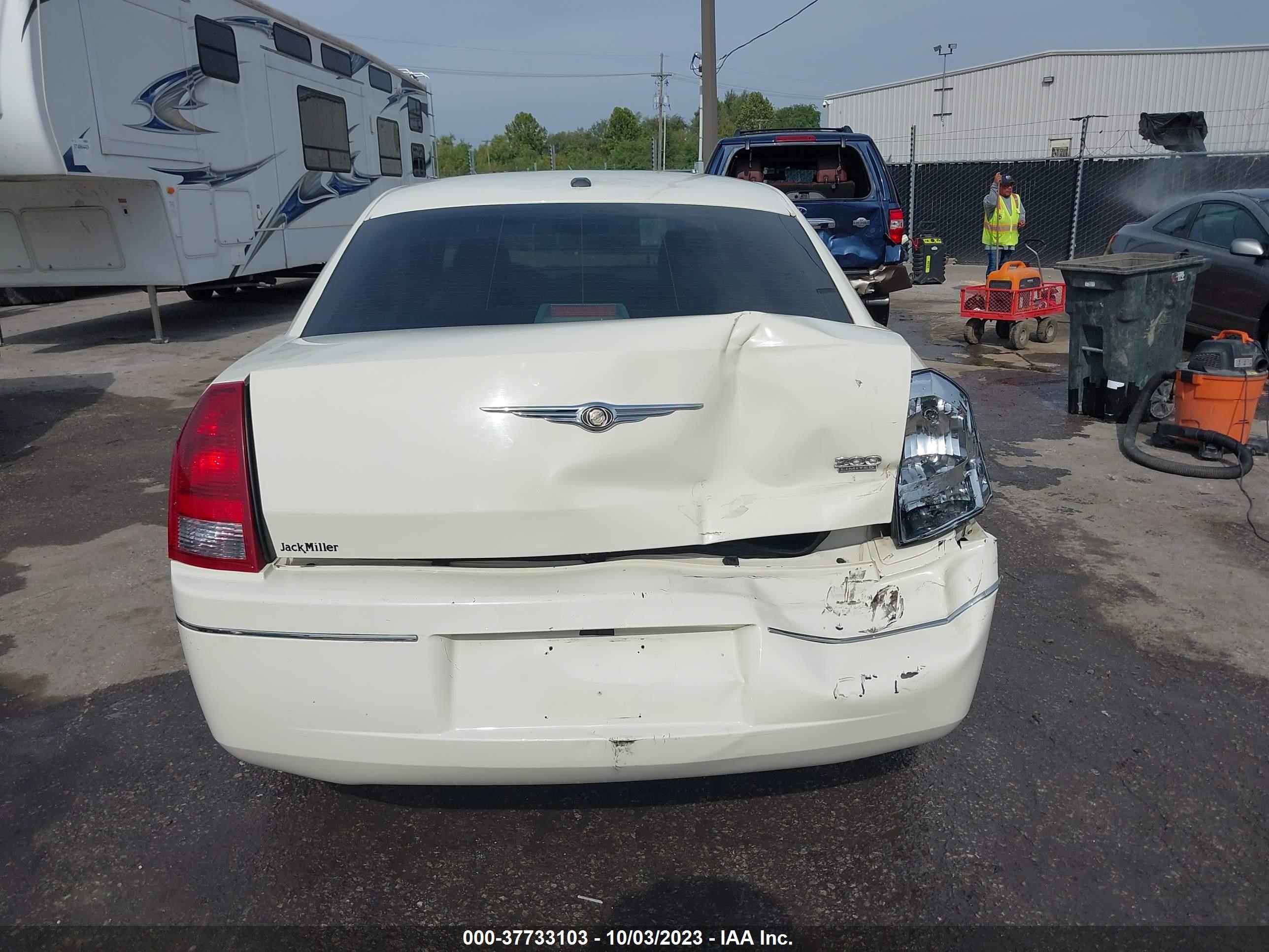 Photo 16 VIN: 2C3KA53GX7H772267 - CHRYSLER 300 