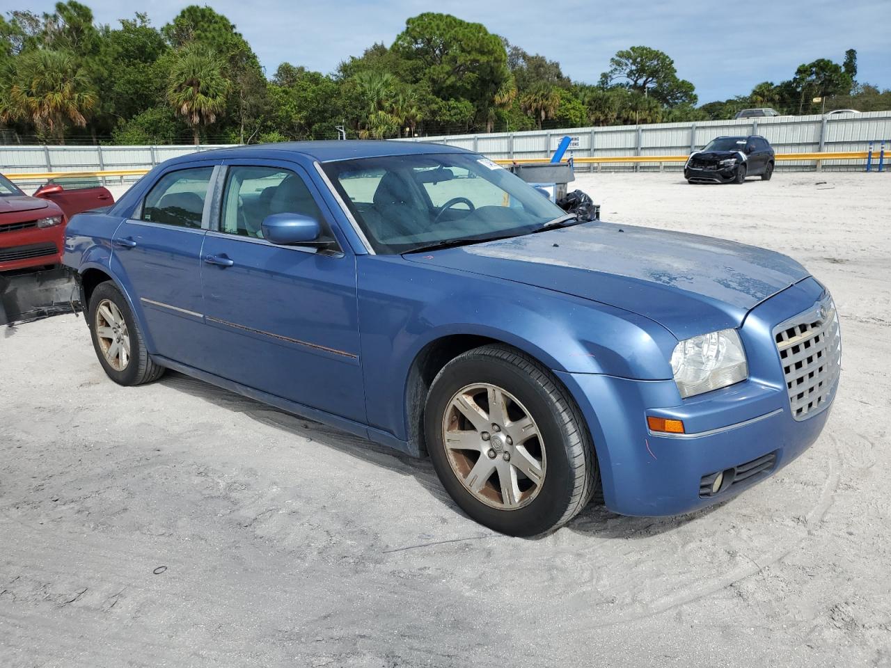 Photo 3 VIN: 2C3KA53GX7H827851 - CHRYSLER 300 