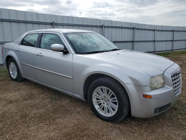 Photo 3 VIN: 2C3KA53V09H634996 - CHRYSLER 300 