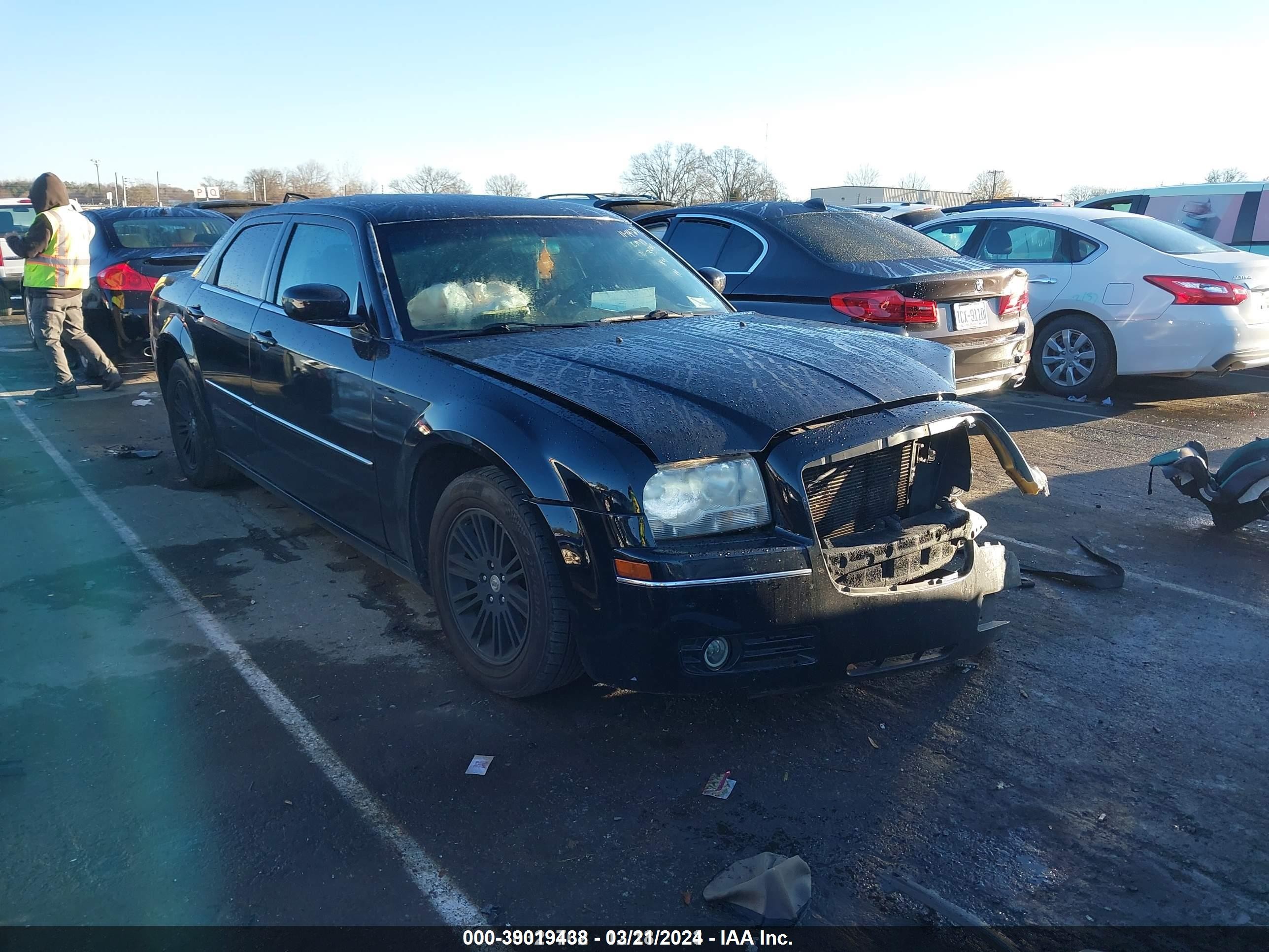 Photo 0 VIN: 2C3KA53V19H583945 - CHRYSLER 300 