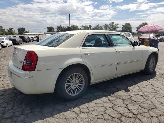 Photo 2 VIN: 2C3KA53V69H621623 - CHRYSLER 300 