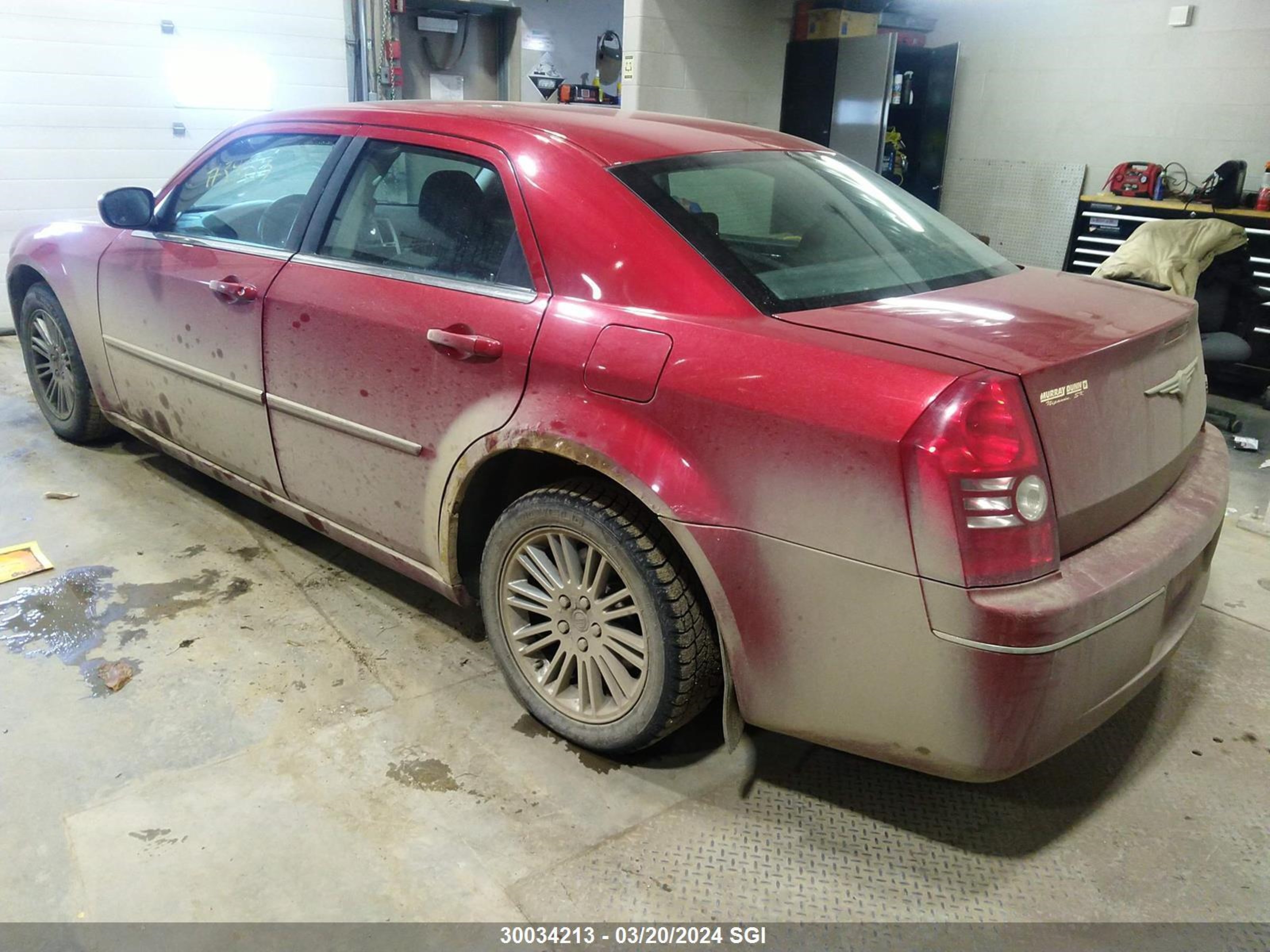 Photo 2 VIN: 2C3KA53V79H587062 - CHRYSLER 300 