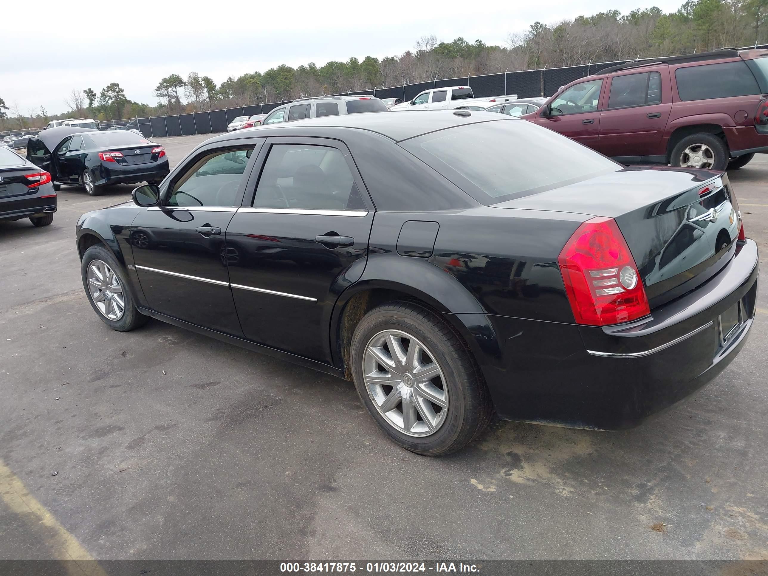 Photo 2 VIN: 2C3KA53V89H592626 - CHRYSLER 300 