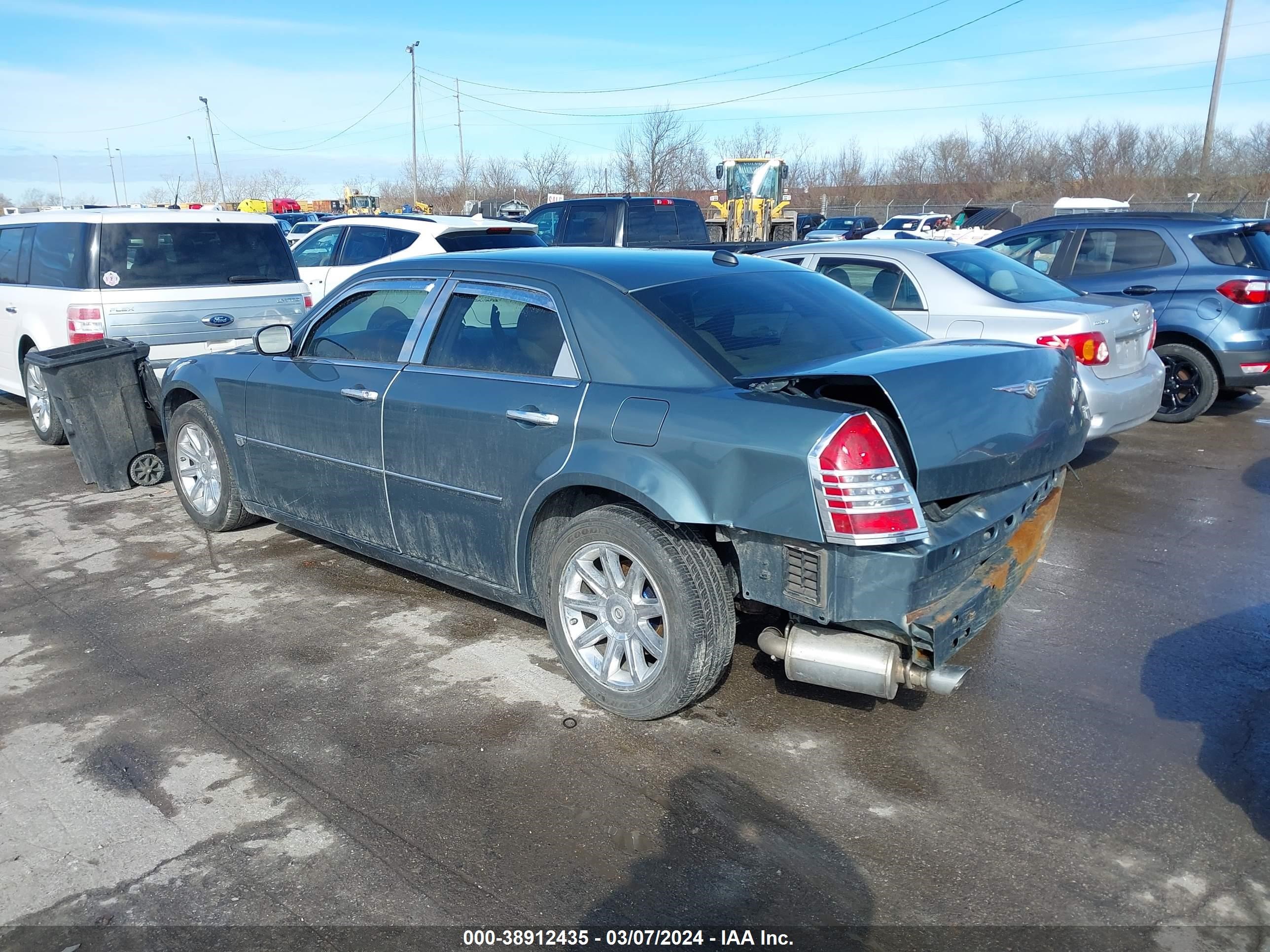 Photo 2 VIN: 2C3KA63H06H130203 - CHRYSLER 300C 