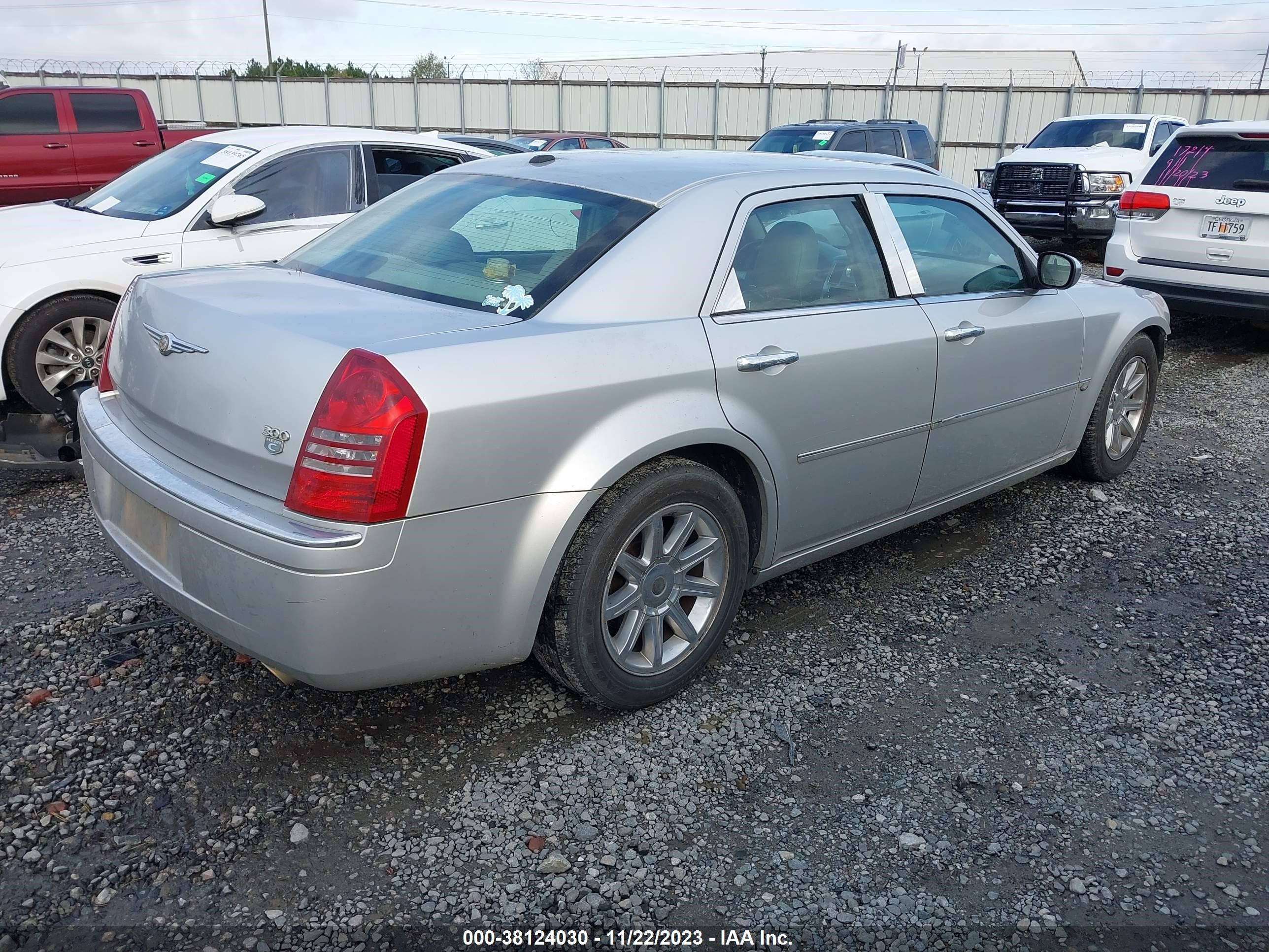 Photo 3 VIN: 2C3KA63H06H253127 - CHRYSLER 300 