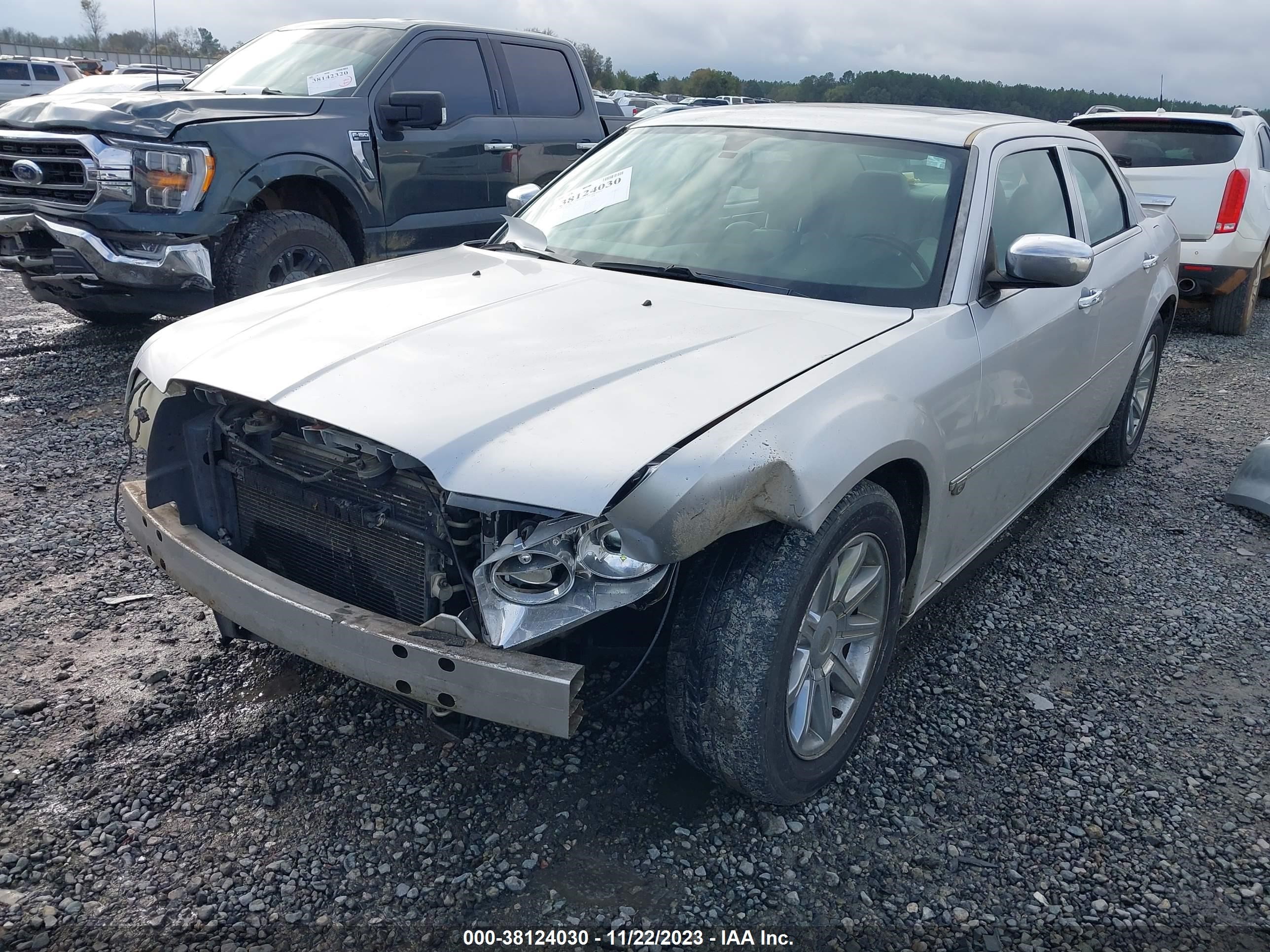 Photo 5 VIN: 2C3KA63H06H253127 - CHRYSLER 300 