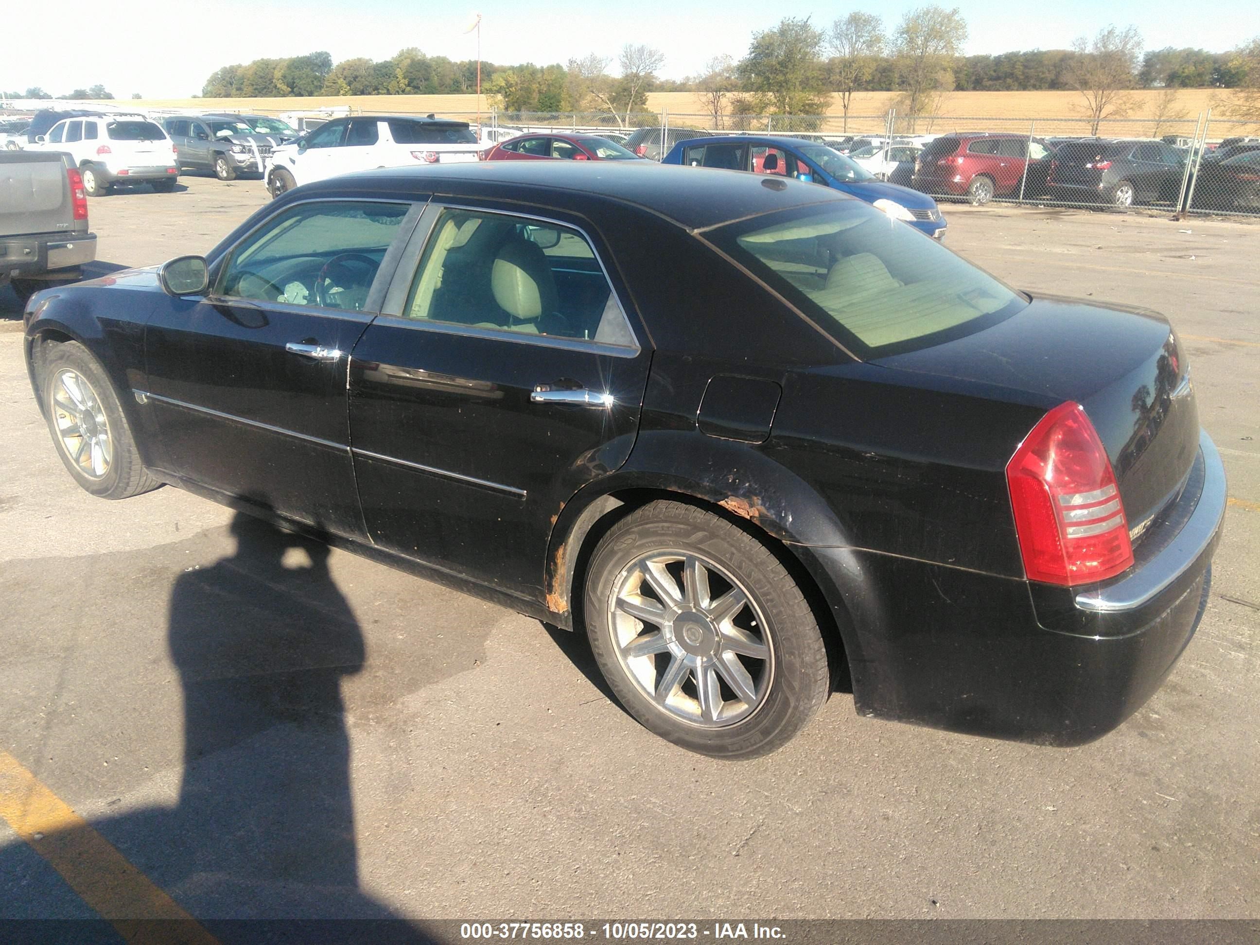 Photo 2 VIN: 2C3KA63H06H518922 - CHRYSLER 300 