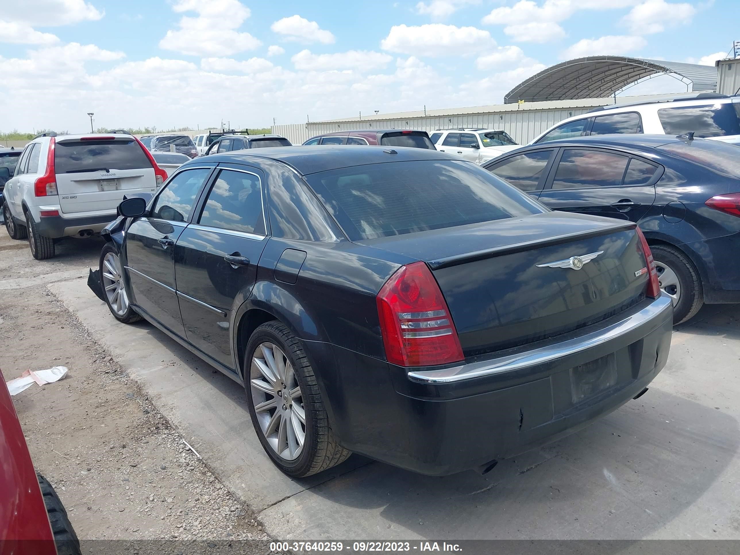 Photo 2 VIN: 2C3KA63H07H795779 - CHRYSLER 300 