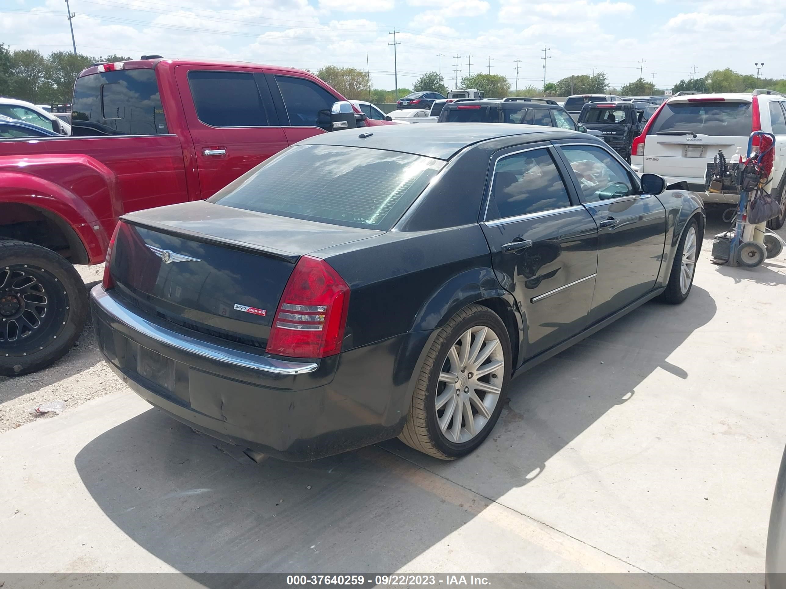 Photo 3 VIN: 2C3KA63H07H795779 - CHRYSLER 300 