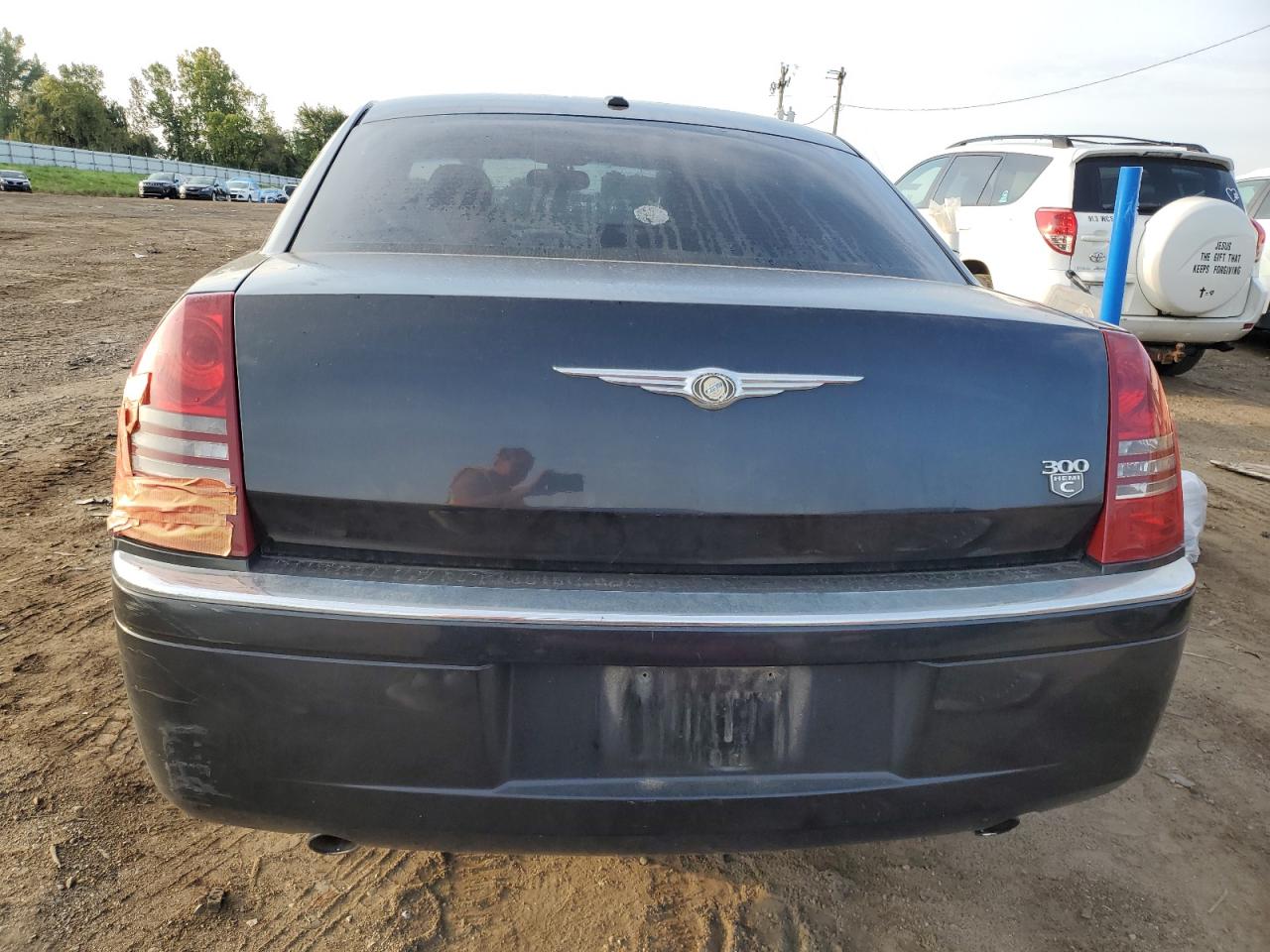 Photo 5 VIN: 2C3KA63H17H785973 - CHRYSLER 300 