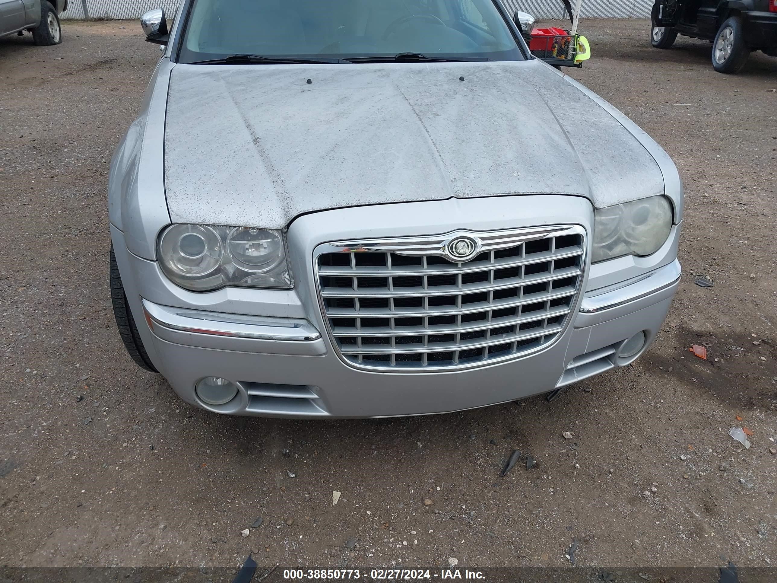 Photo 5 VIN: 2C3KA63H17H855181 - CHRYSLER 300C 