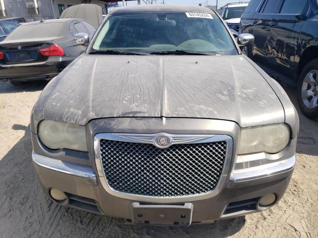 Photo 4 VIN: 2C3KA63H18H133081 - CHRYSLER 300 