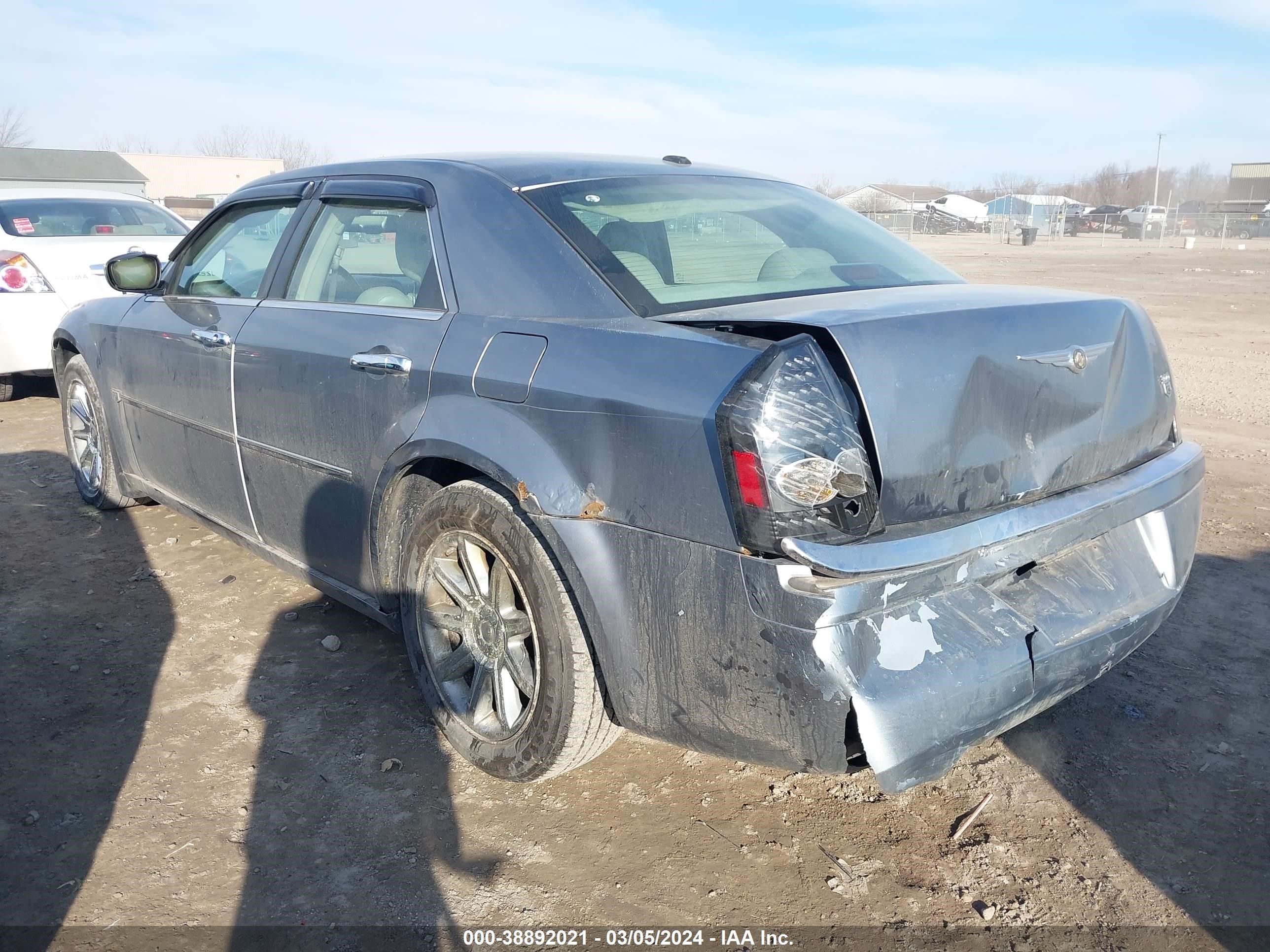 Photo 2 VIN: 2C3KA63H26H509140 - CHRYSLER 300C 