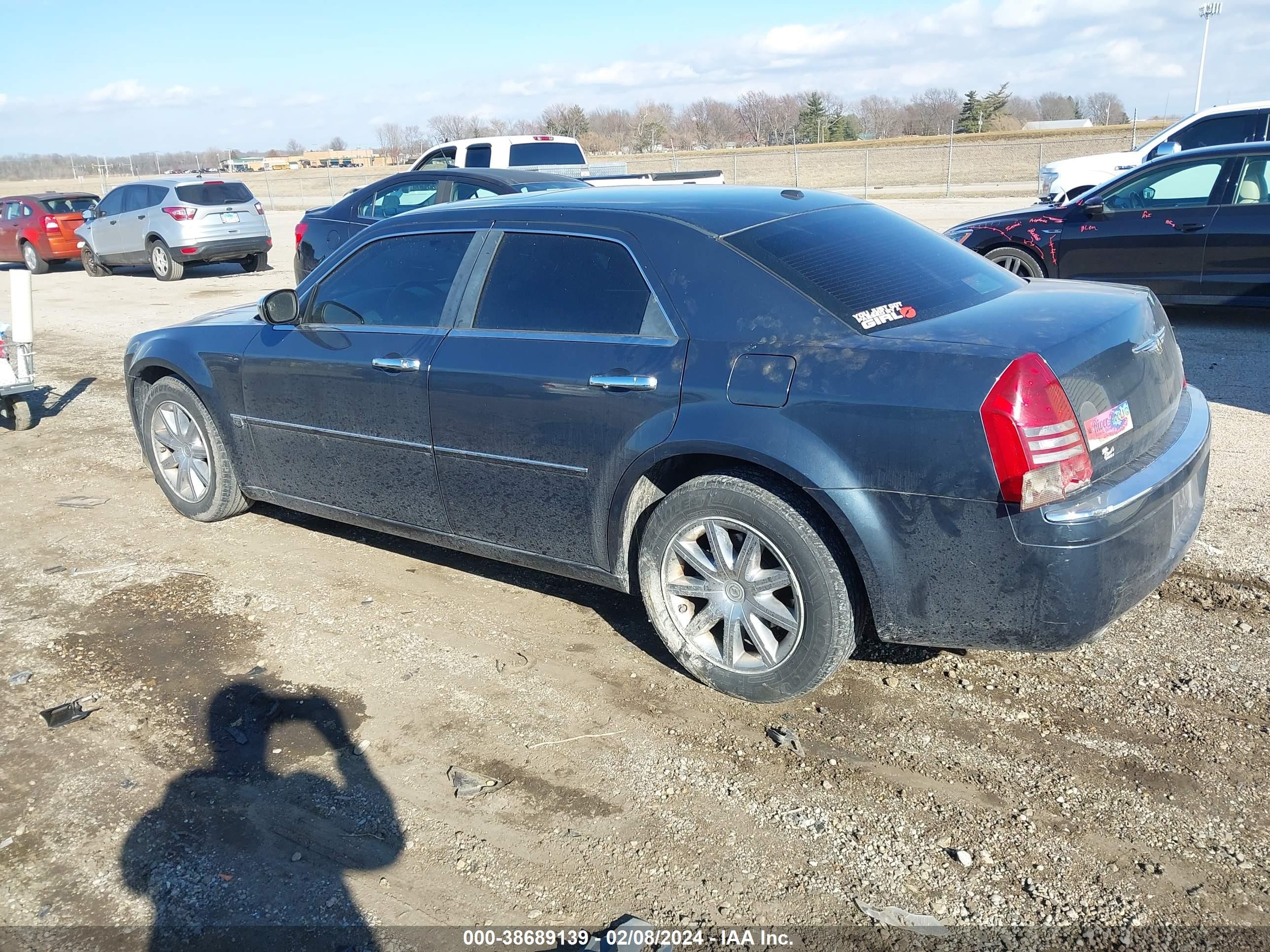 Photo 2 VIN: 2C3KA63H27H684554 - CHRYSLER 300C 