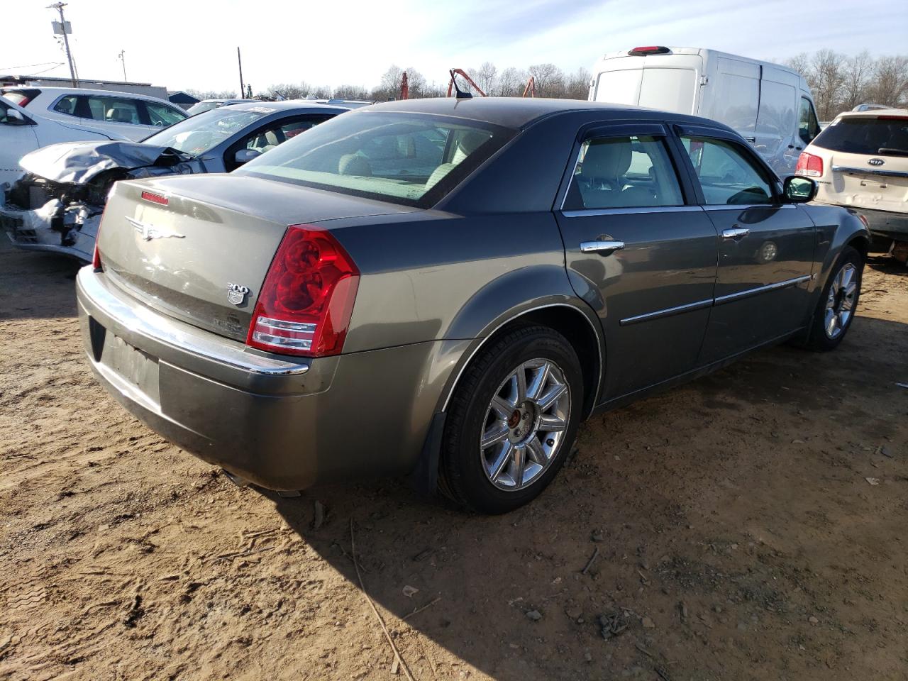 Photo 2 VIN: 2C3KA63H28H133610 - CHRYSLER 300 