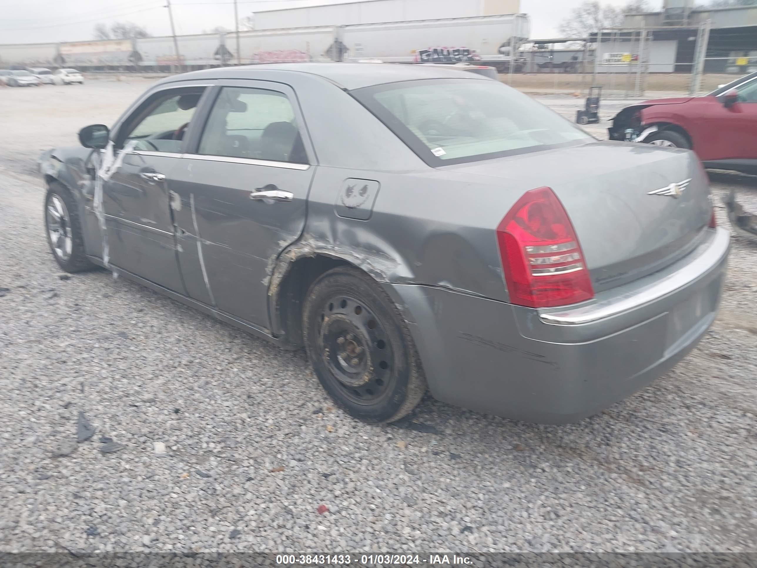 Photo 2 VIN: 2C3KA63H36H272383 - CHRYSLER 300 