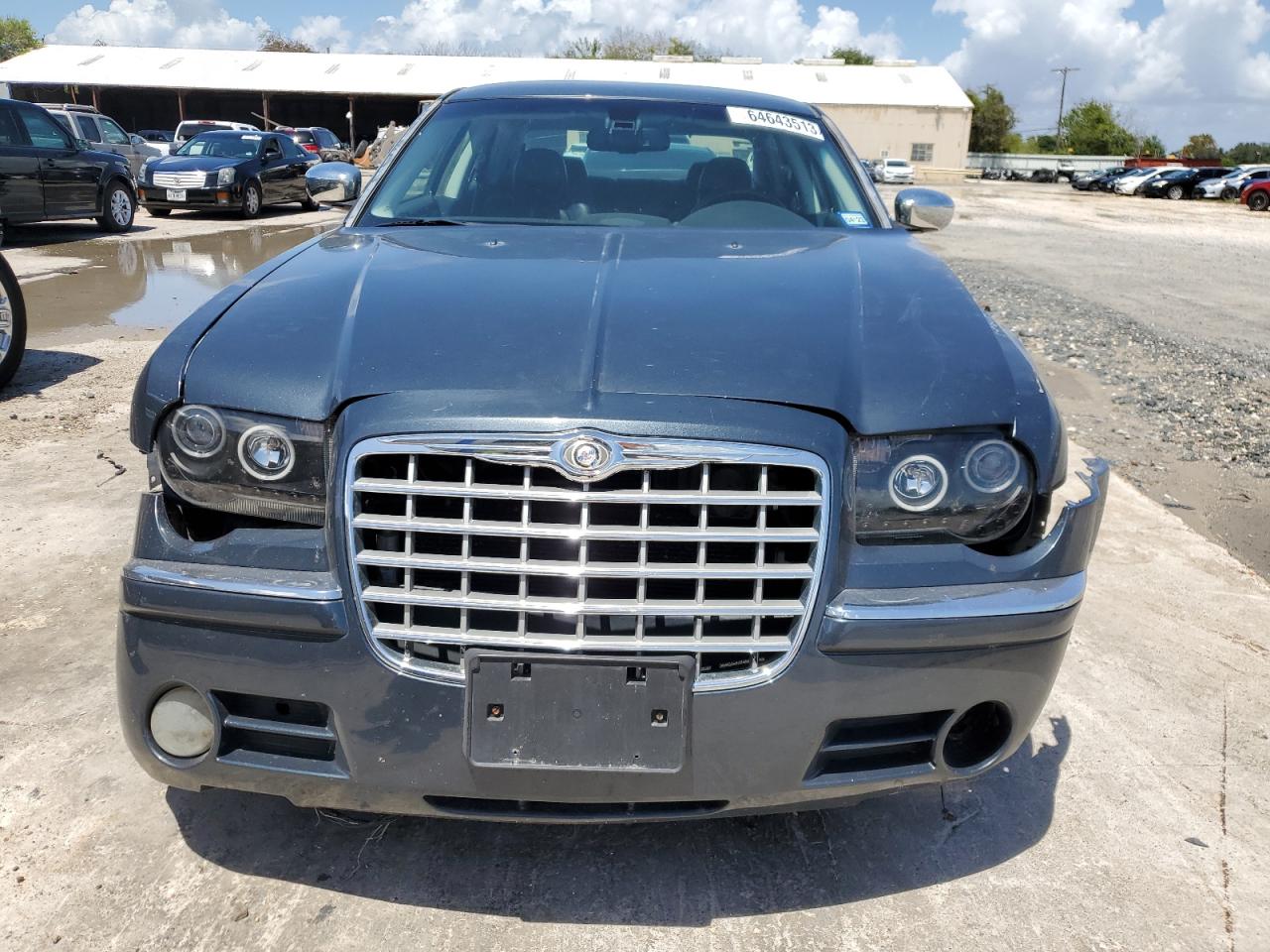 Photo 4 VIN: 2C3KA63H38H133079 - CHRYSLER 300 