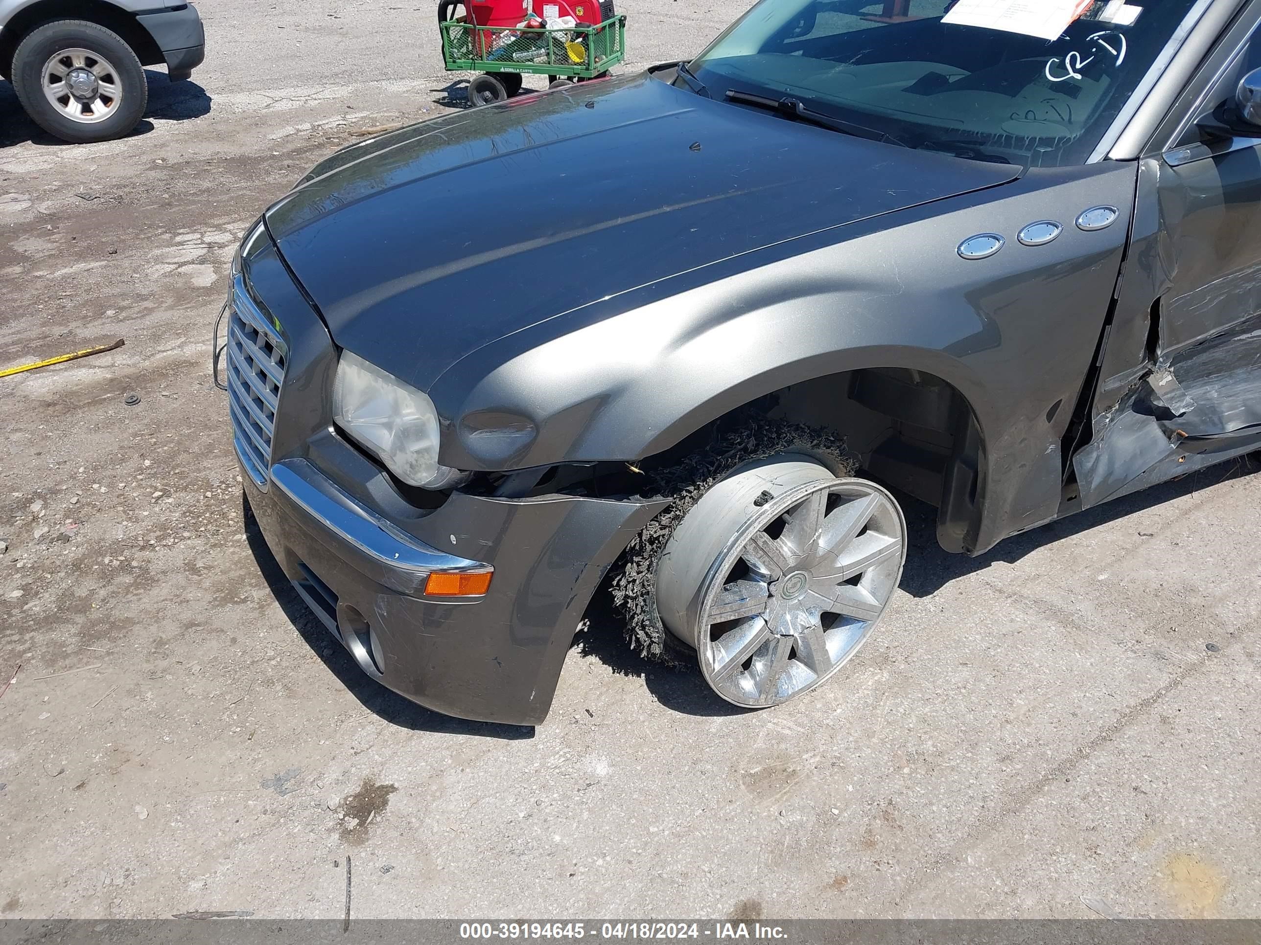 Photo 12 VIN: 2C3KA63H38H306406 - CHRYSLER 300C 