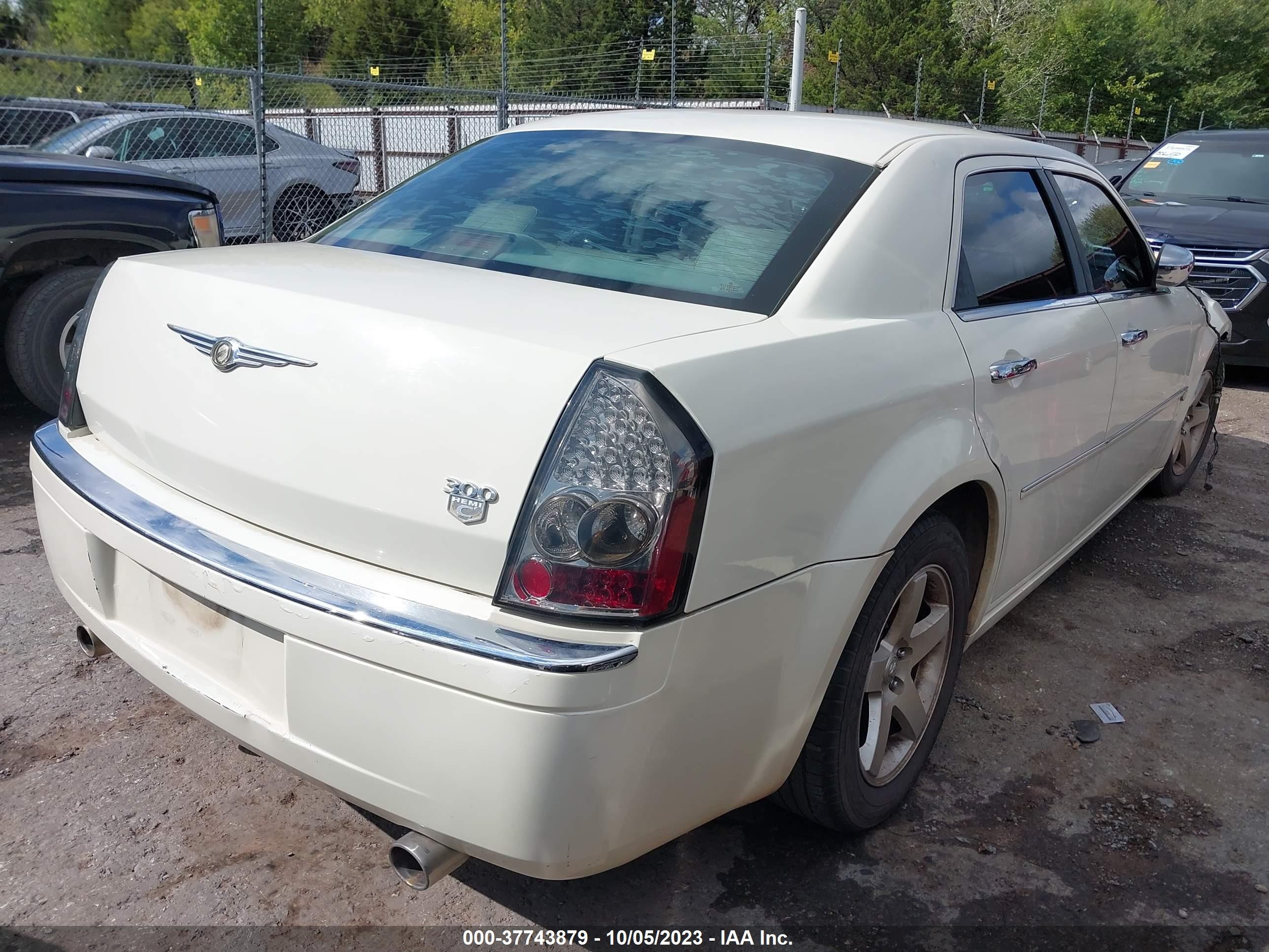 Photo 3 VIN: 2C3KA63H46H317430 - CHRYSLER 300 