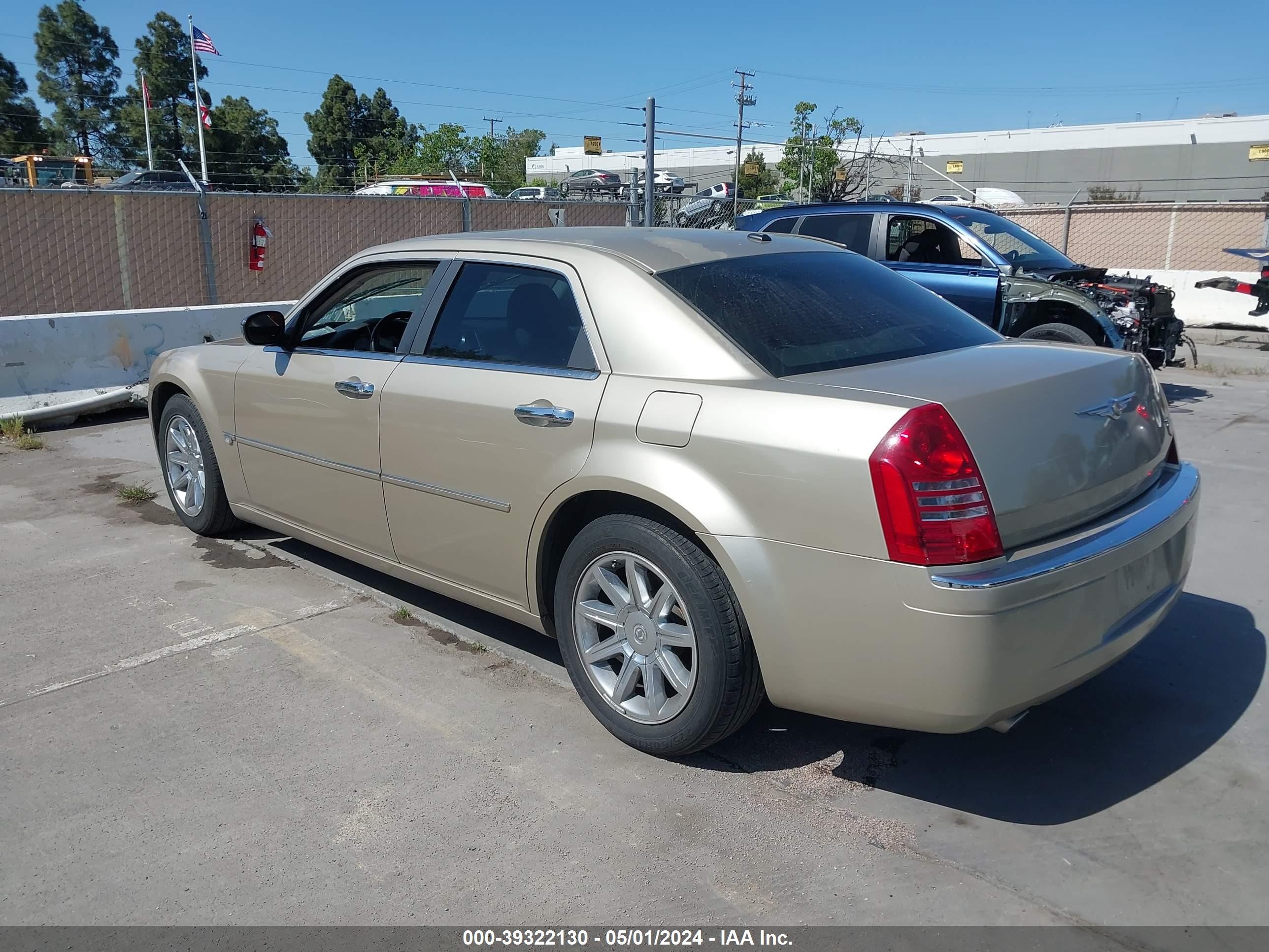 Photo 2 VIN: 2C3KA63H46H534556 - CHRYSLER 300C 