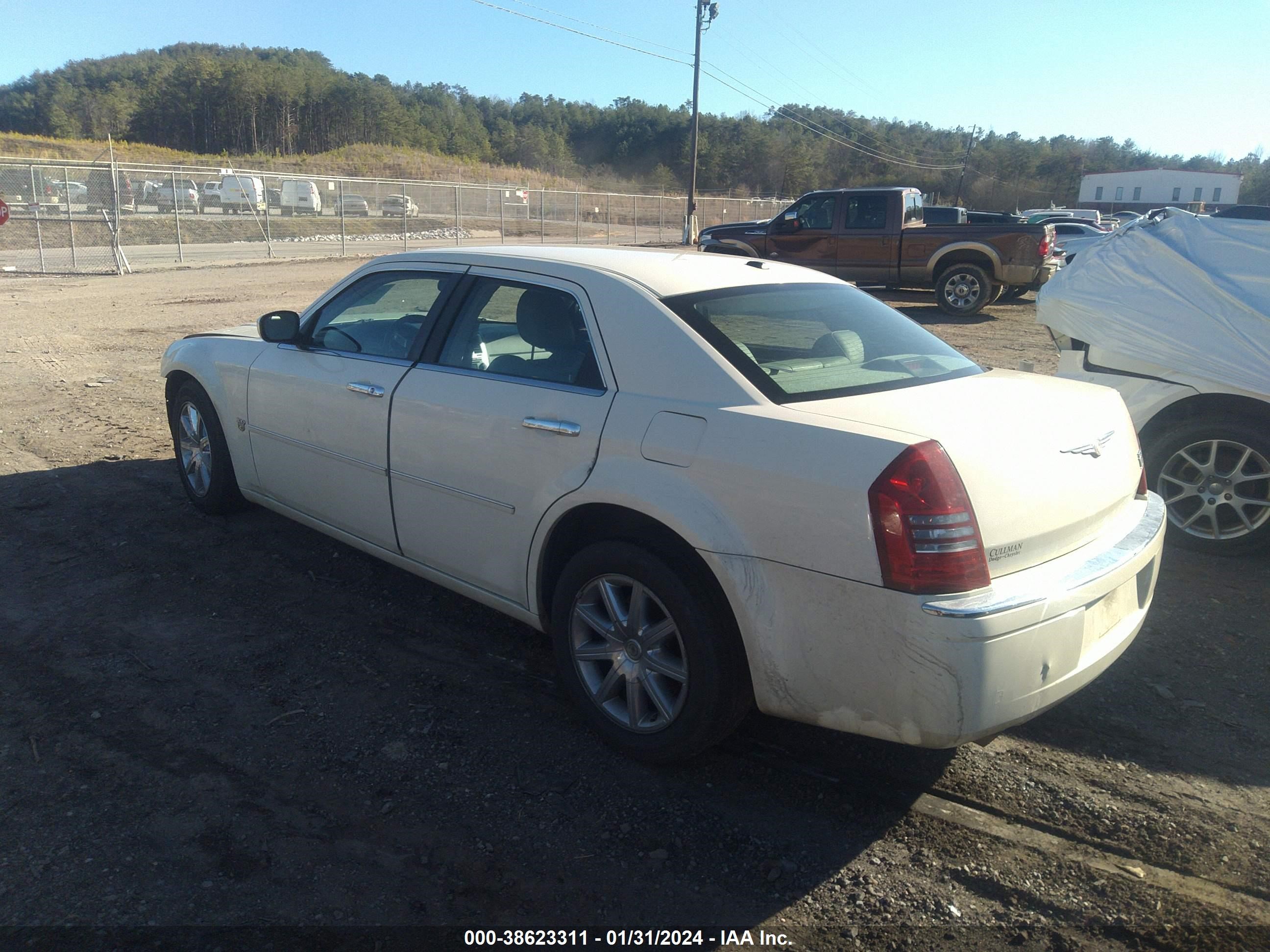 Photo 2 VIN: 2C3KA63H47H887851 - CHRYSLER 300C 