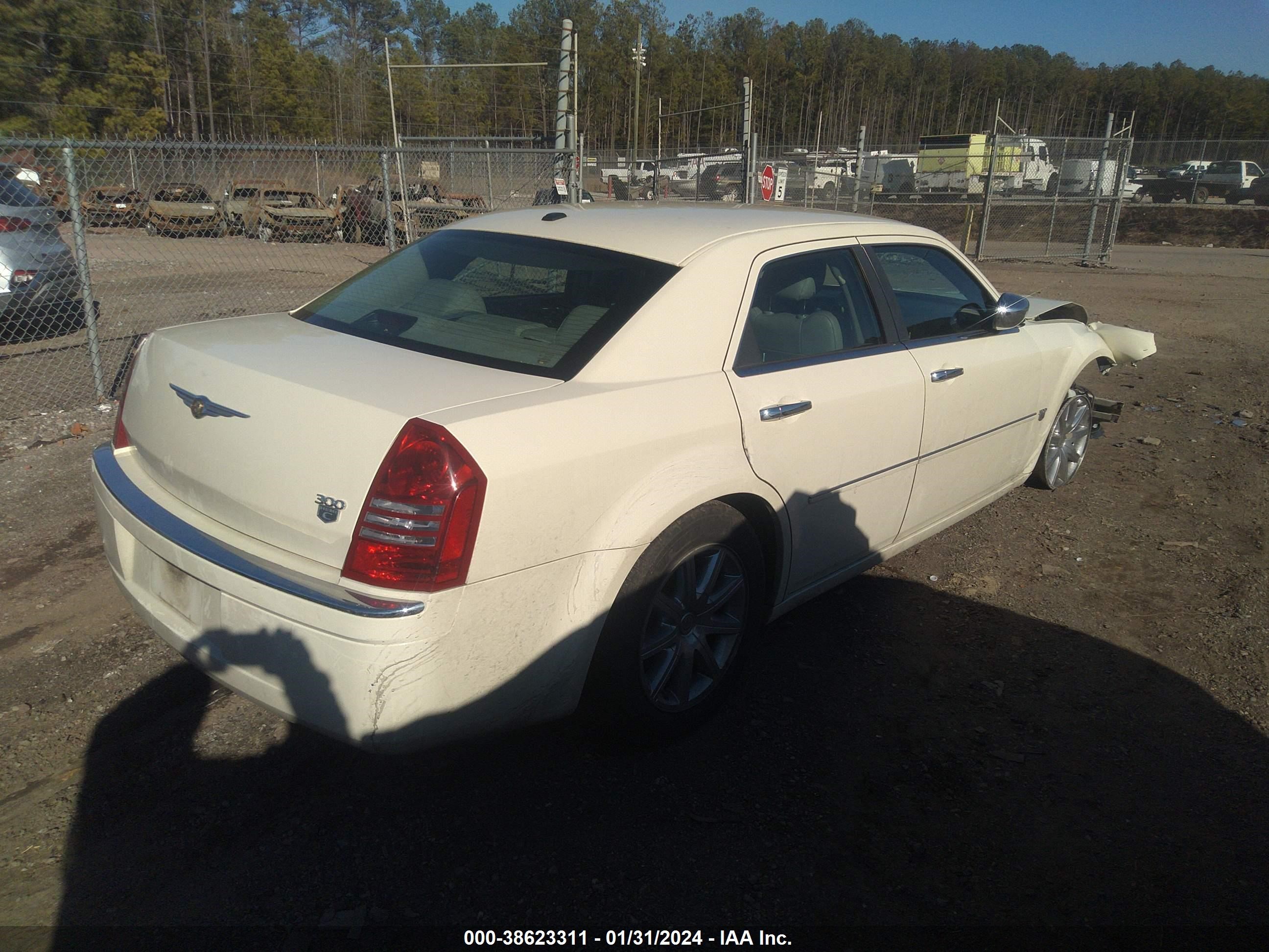 Photo 3 VIN: 2C3KA63H47H887851 - CHRYSLER 300C 