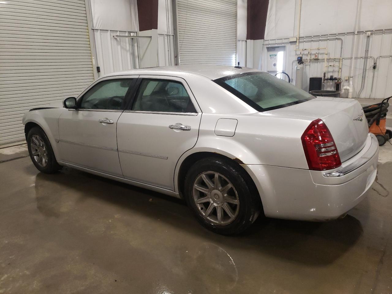 Photo 1 VIN: 2C3KA63H56H259036 - CHRYSLER 300 