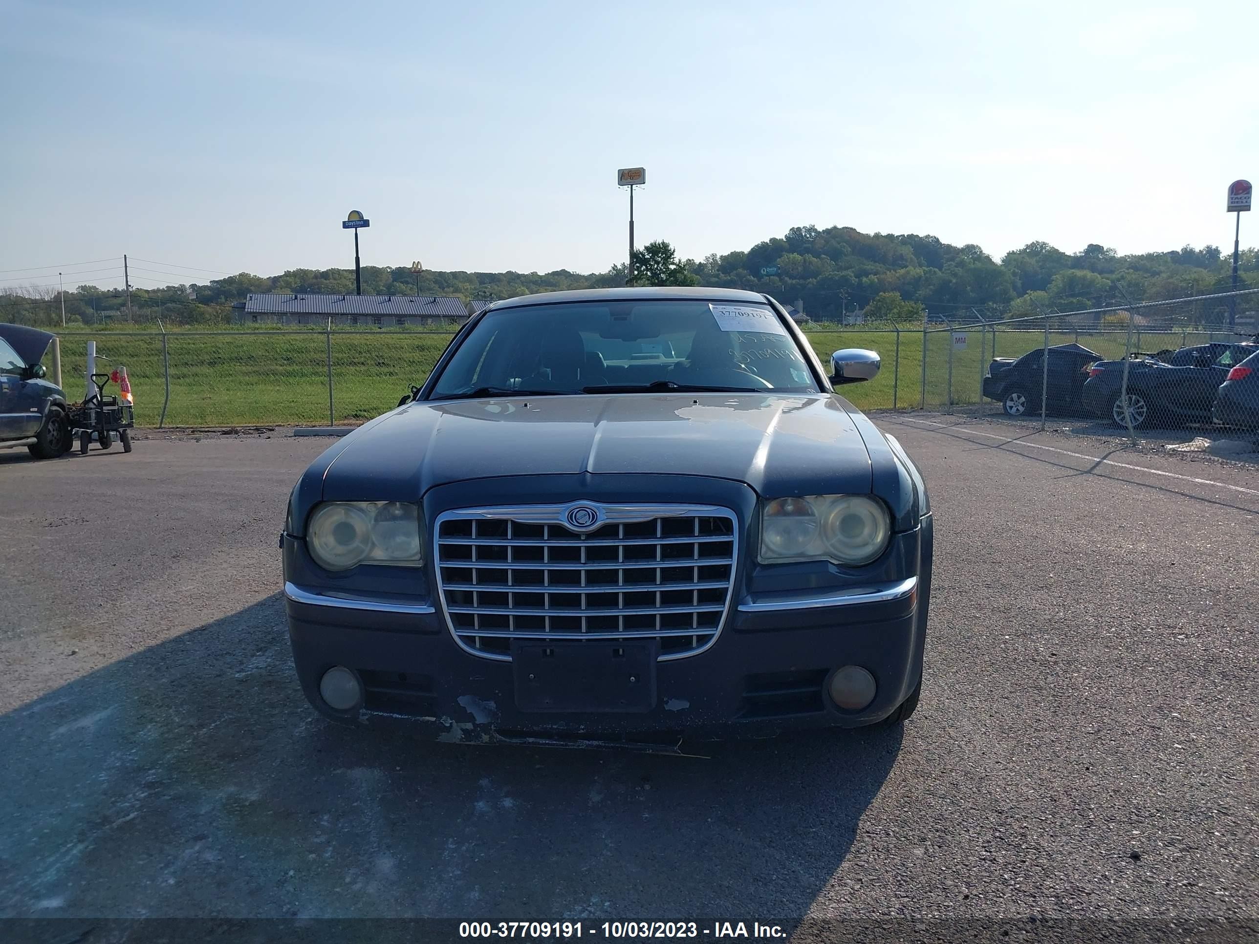 Photo 11 VIN: 2C3KA63H57H858634 - CHRYSLER 300 