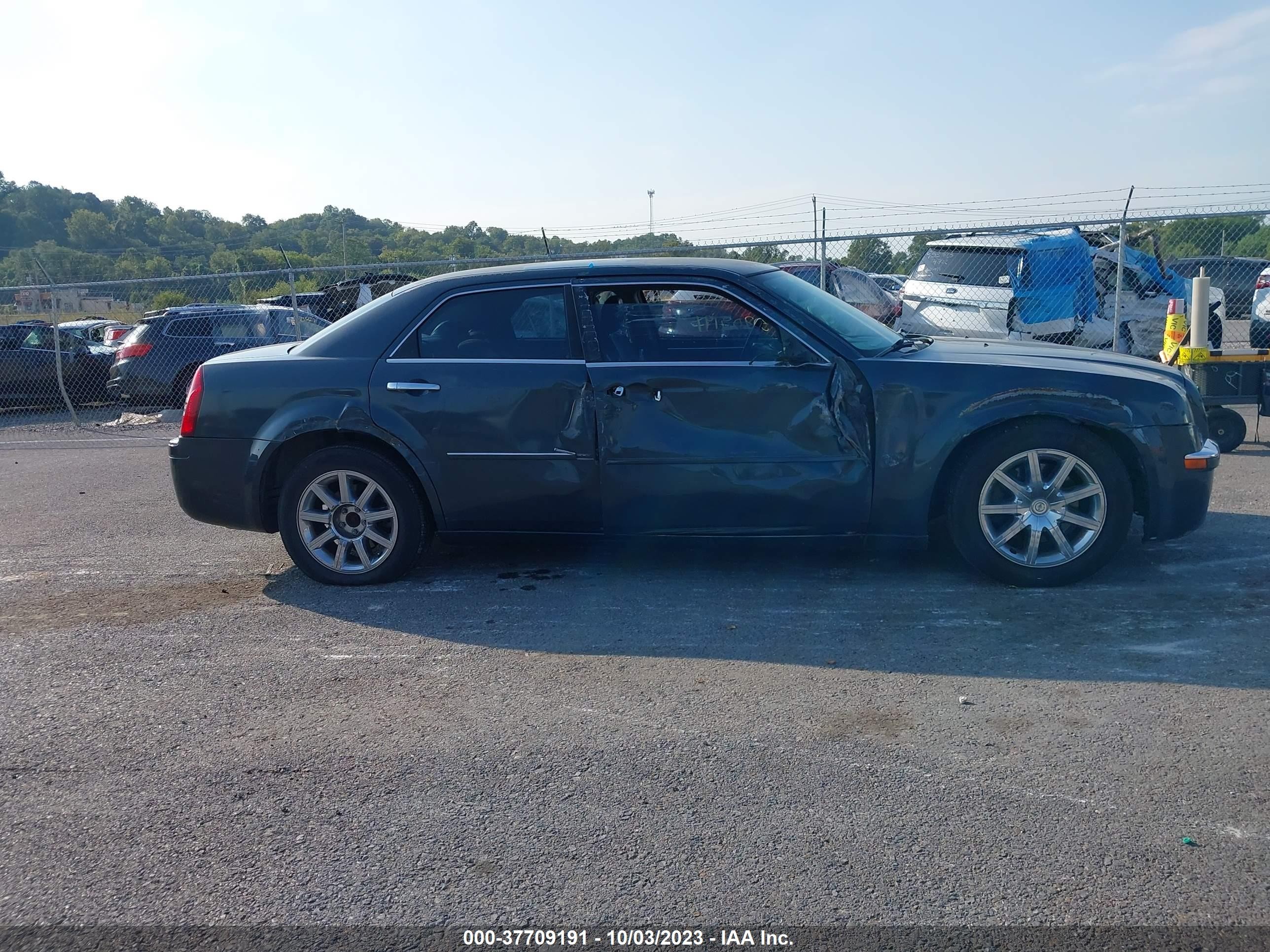 Photo 12 VIN: 2C3KA63H57H858634 - CHRYSLER 300 