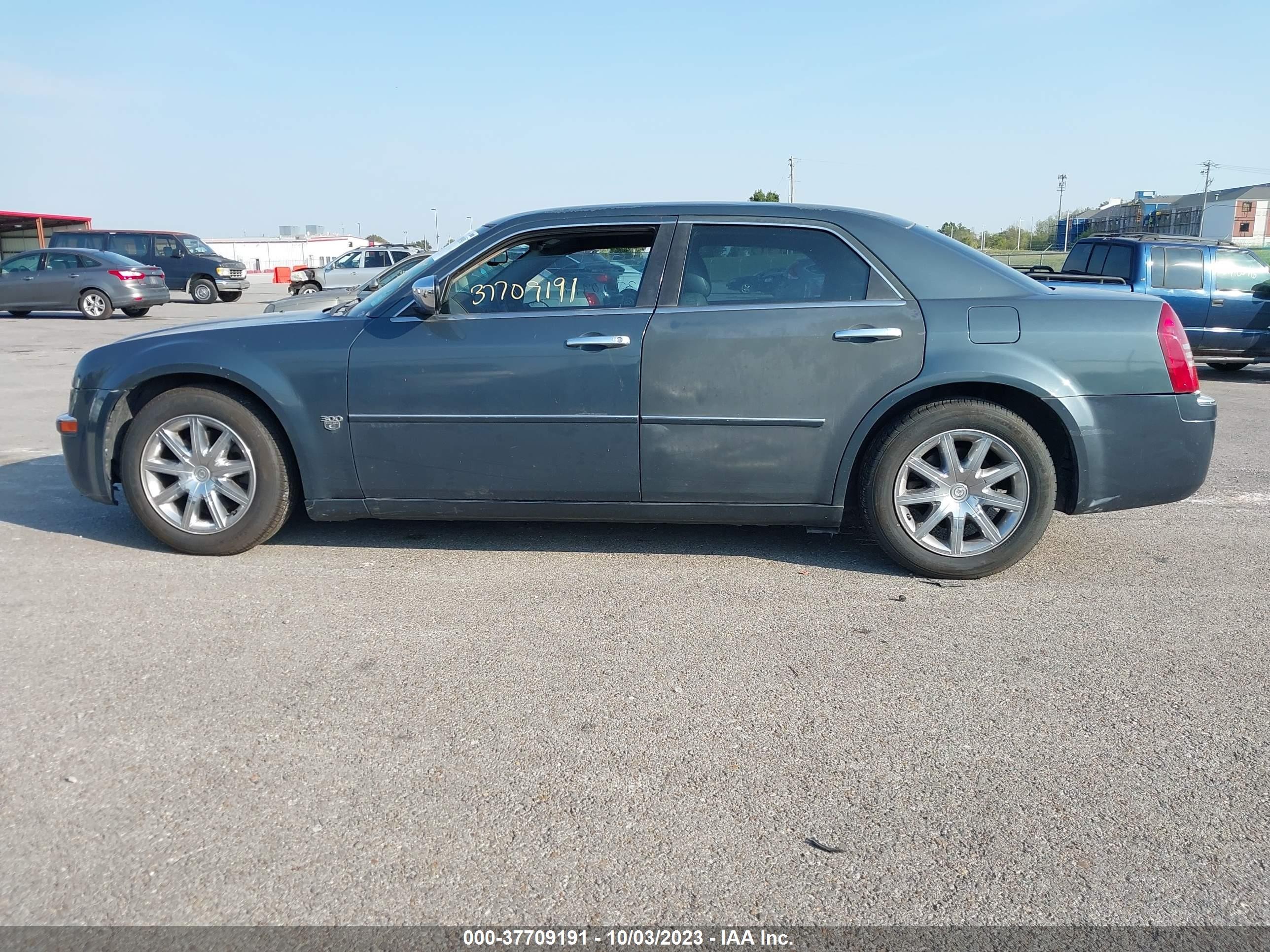 Photo 13 VIN: 2C3KA63H57H858634 - CHRYSLER 300 