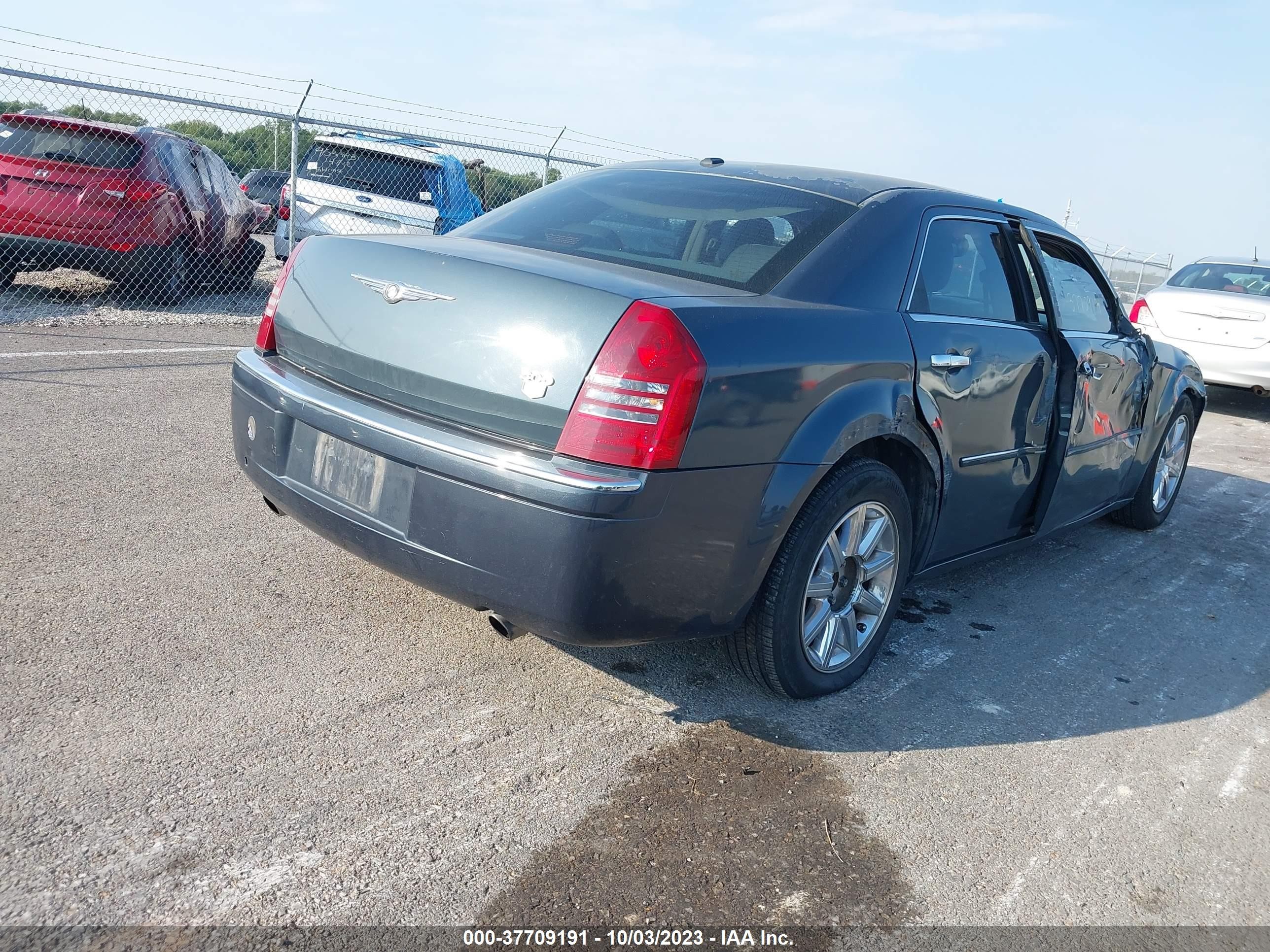 Photo 3 VIN: 2C3KA63H57H858634 - CHRYSLER 300 