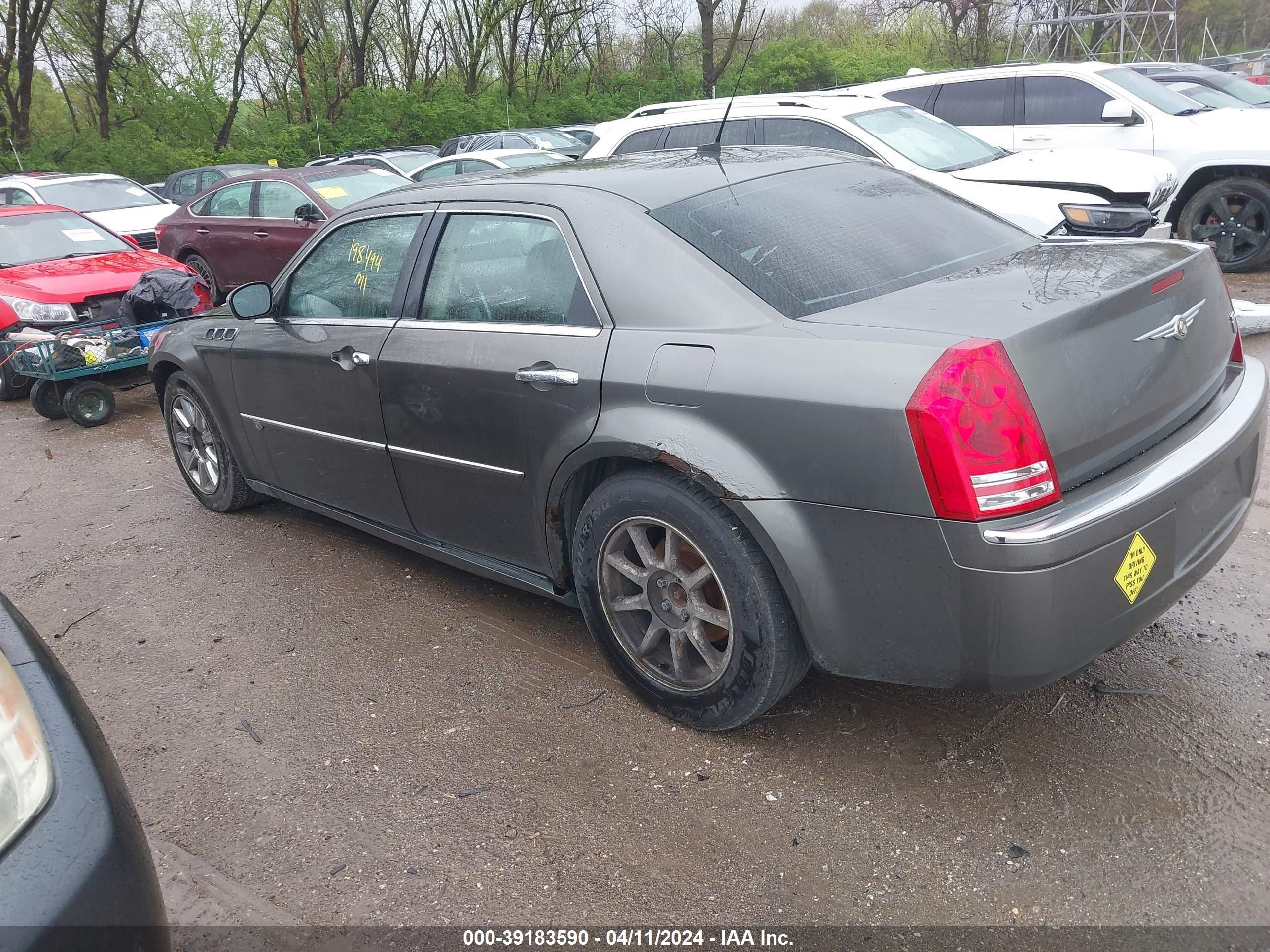 Photo 2 VIN: 2C3KA63H78H140536 - CHRYSLER 300C 