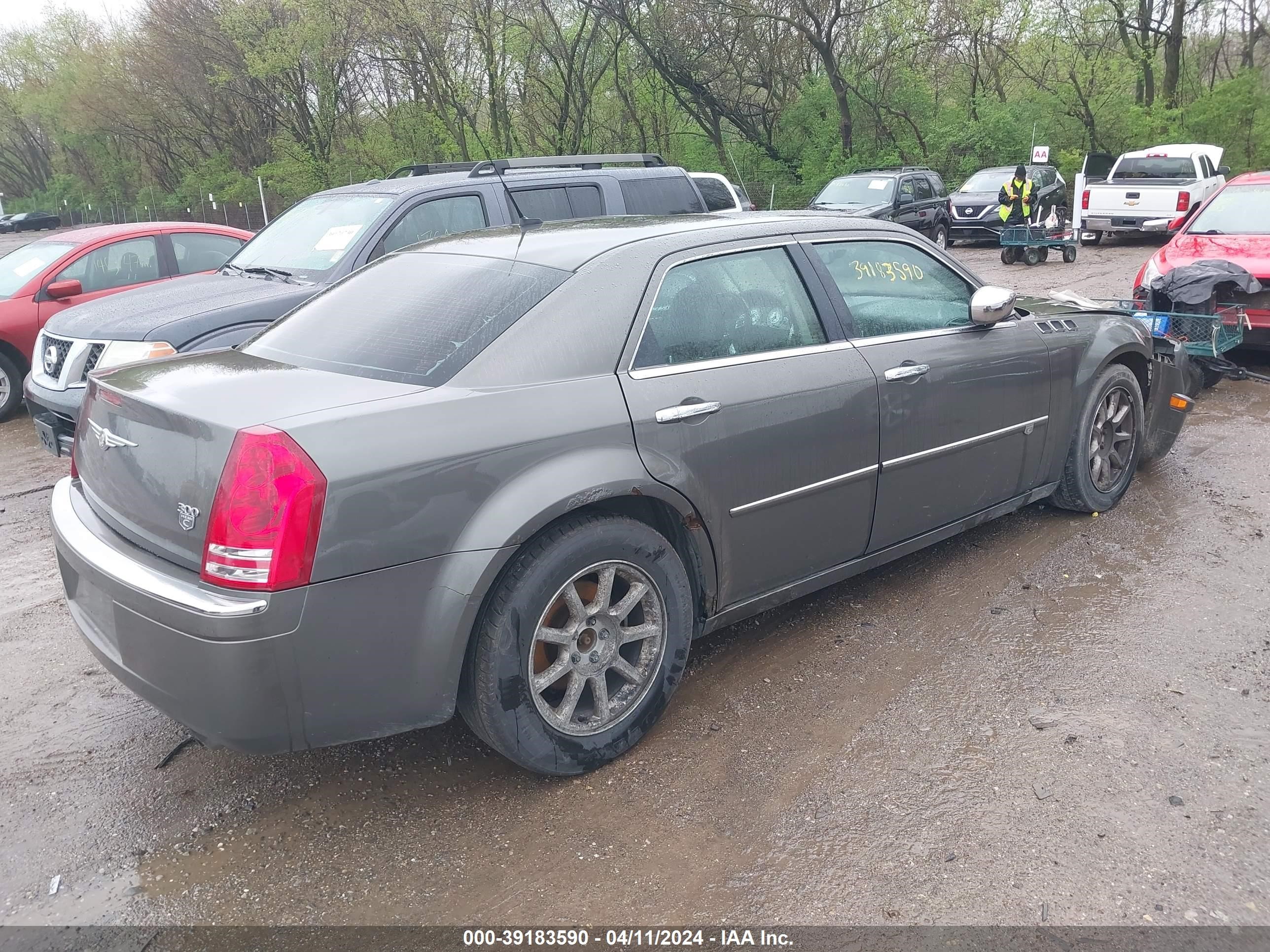 Photo 3 VIN: 2C3KA63H78H140536 - CHRYSLER 300C 